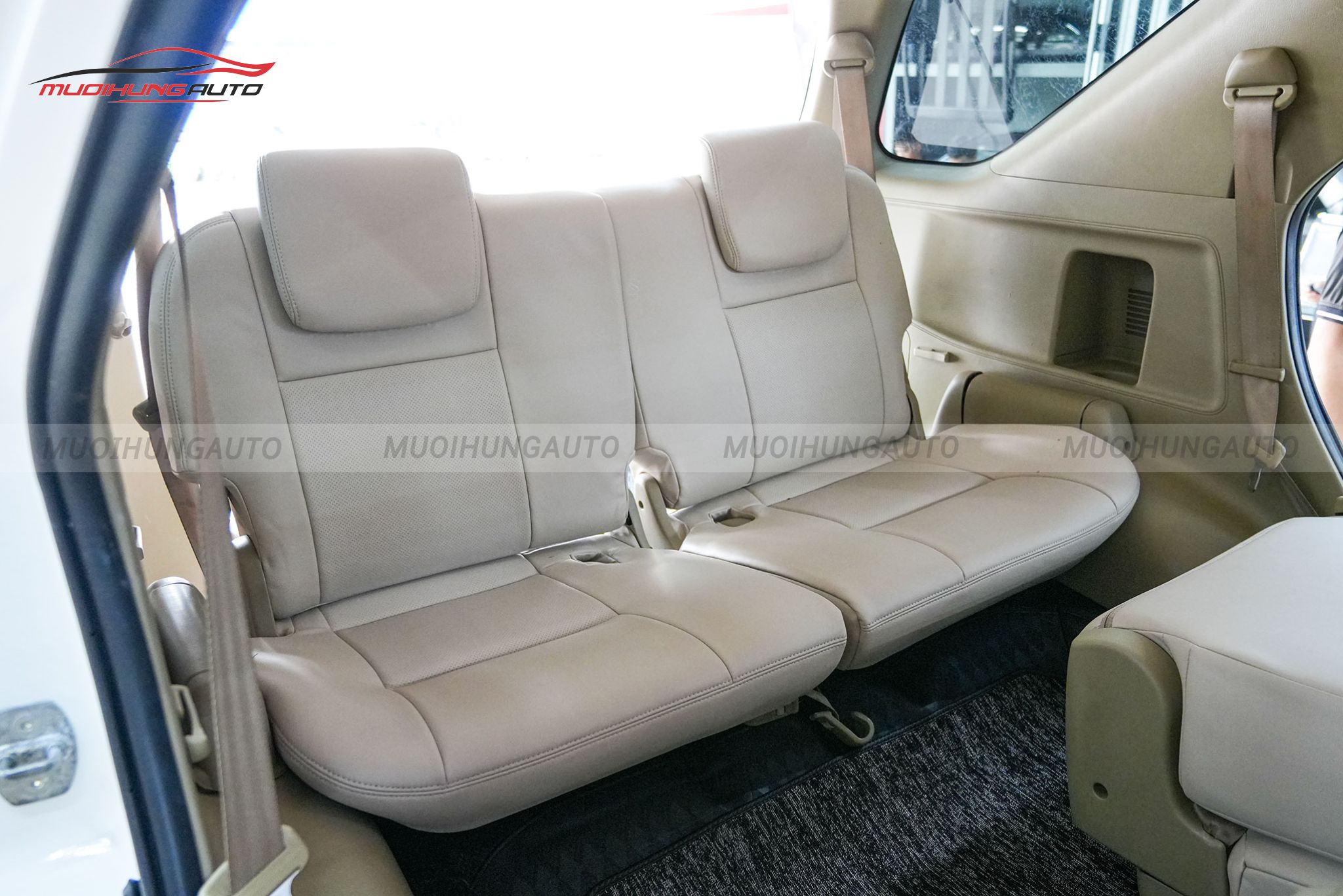 Bọc ghế da cho xe hơi Toyota Fortuner 2015