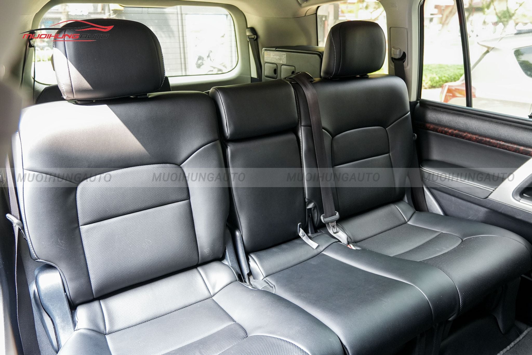 Bọc ghế da cho xe hơi Toyota Land Cruiser 2012