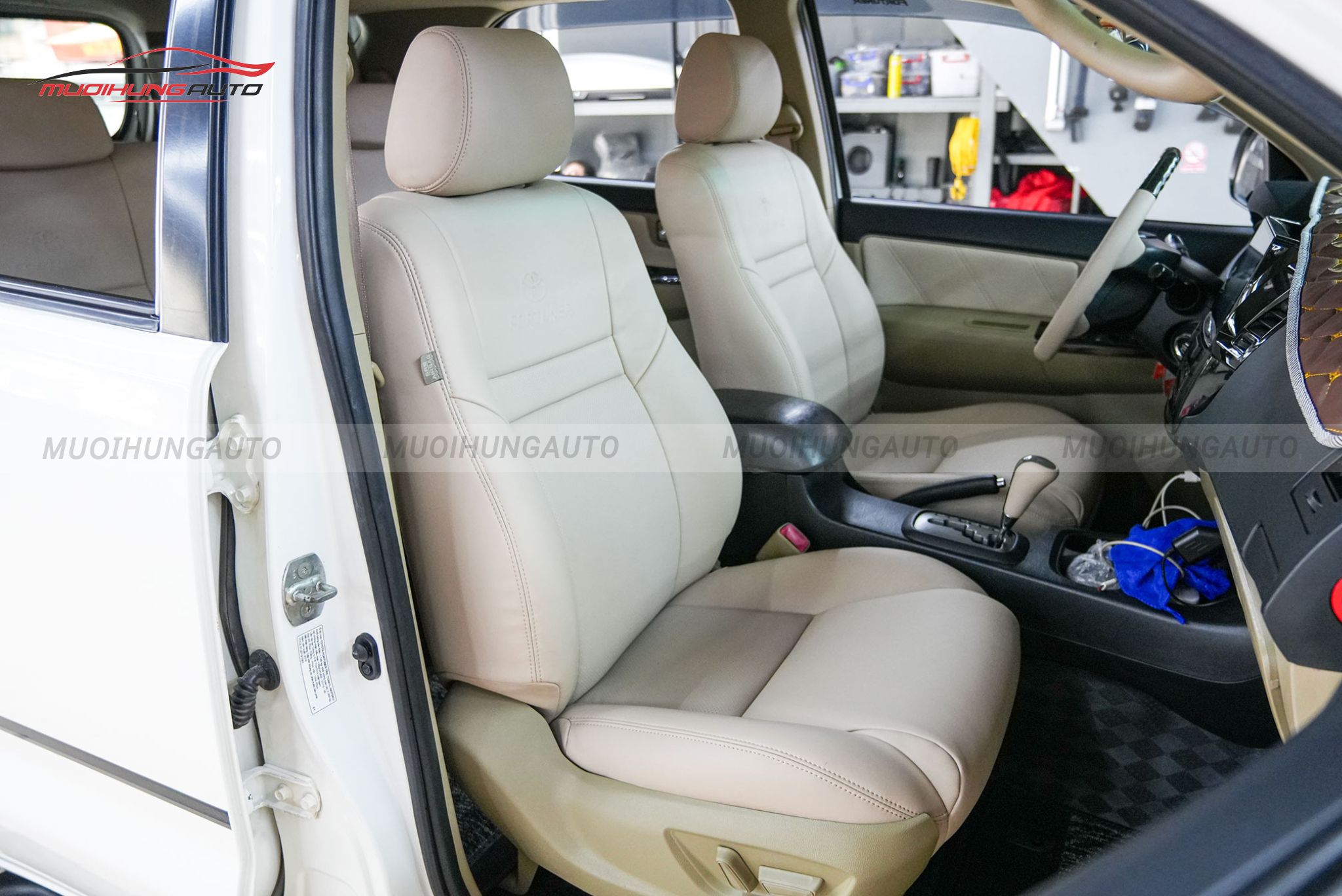 Bọc ghế da cho xe Toyota Fortuner 2015