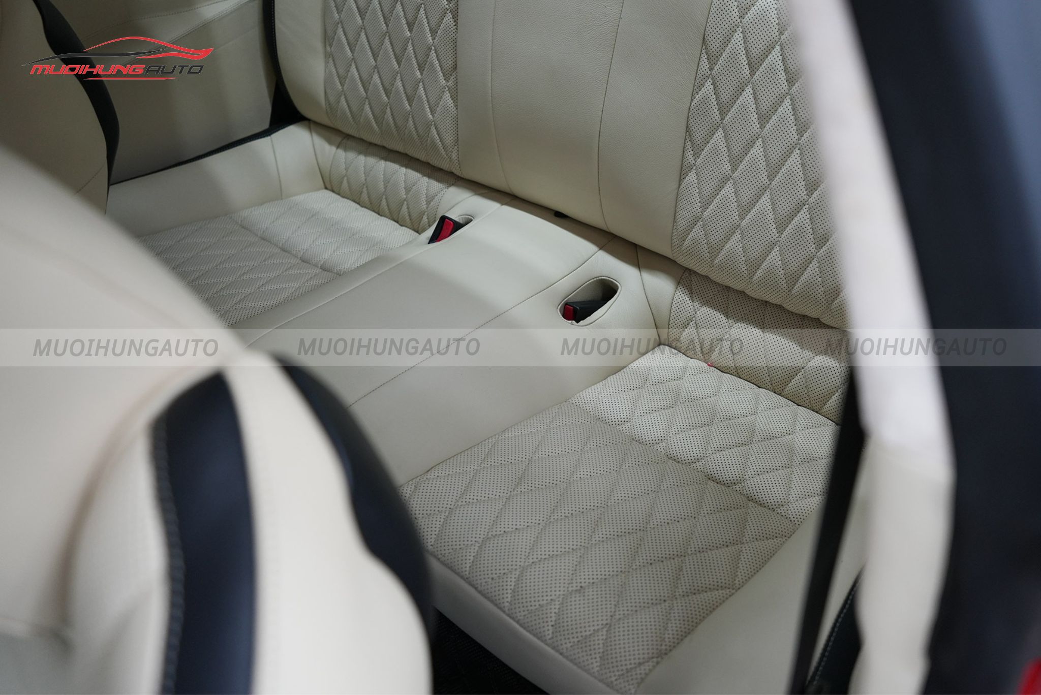 Bọc ghế da Hyundai Genesis