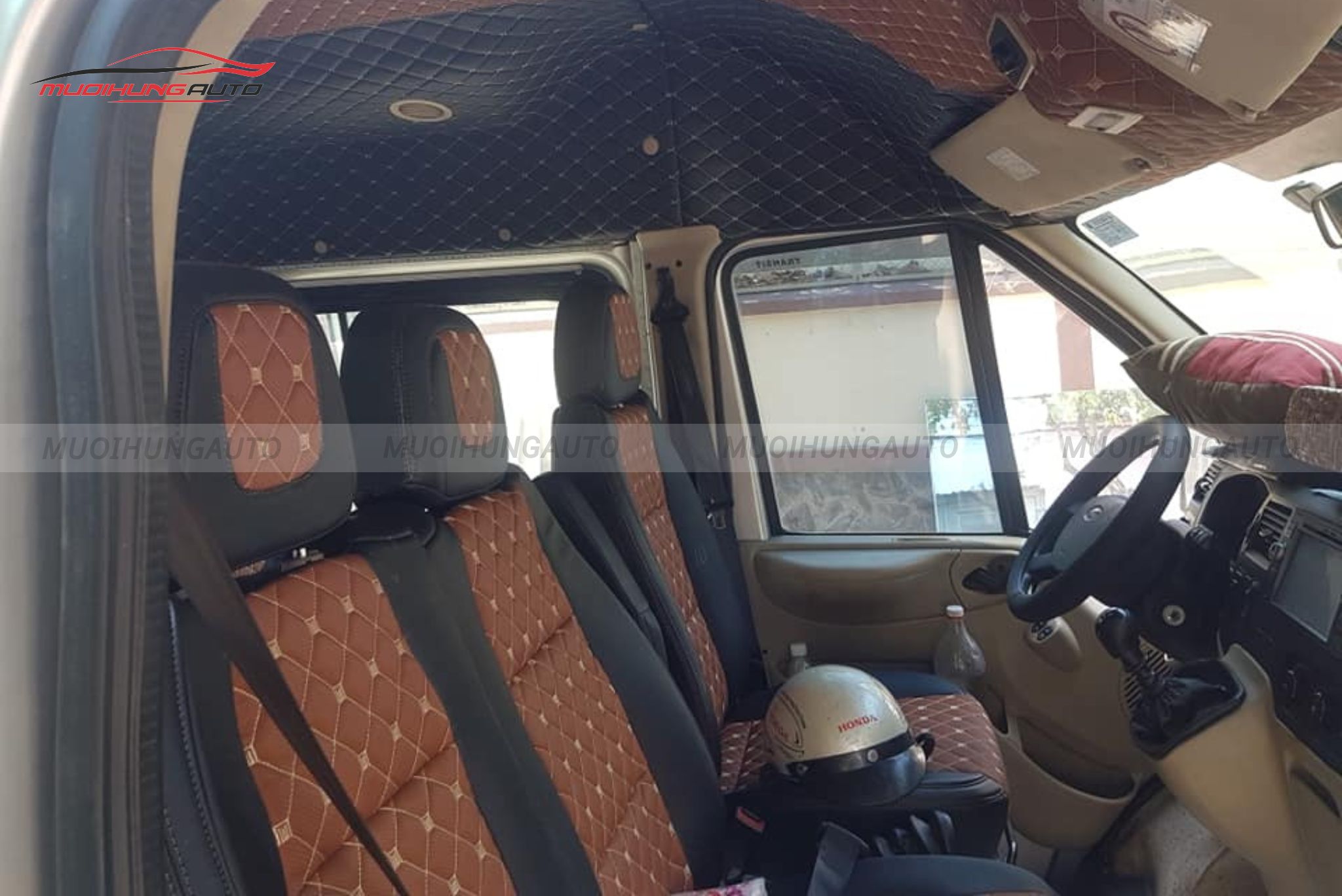 Bọc ghế da ô tô Ford Transit