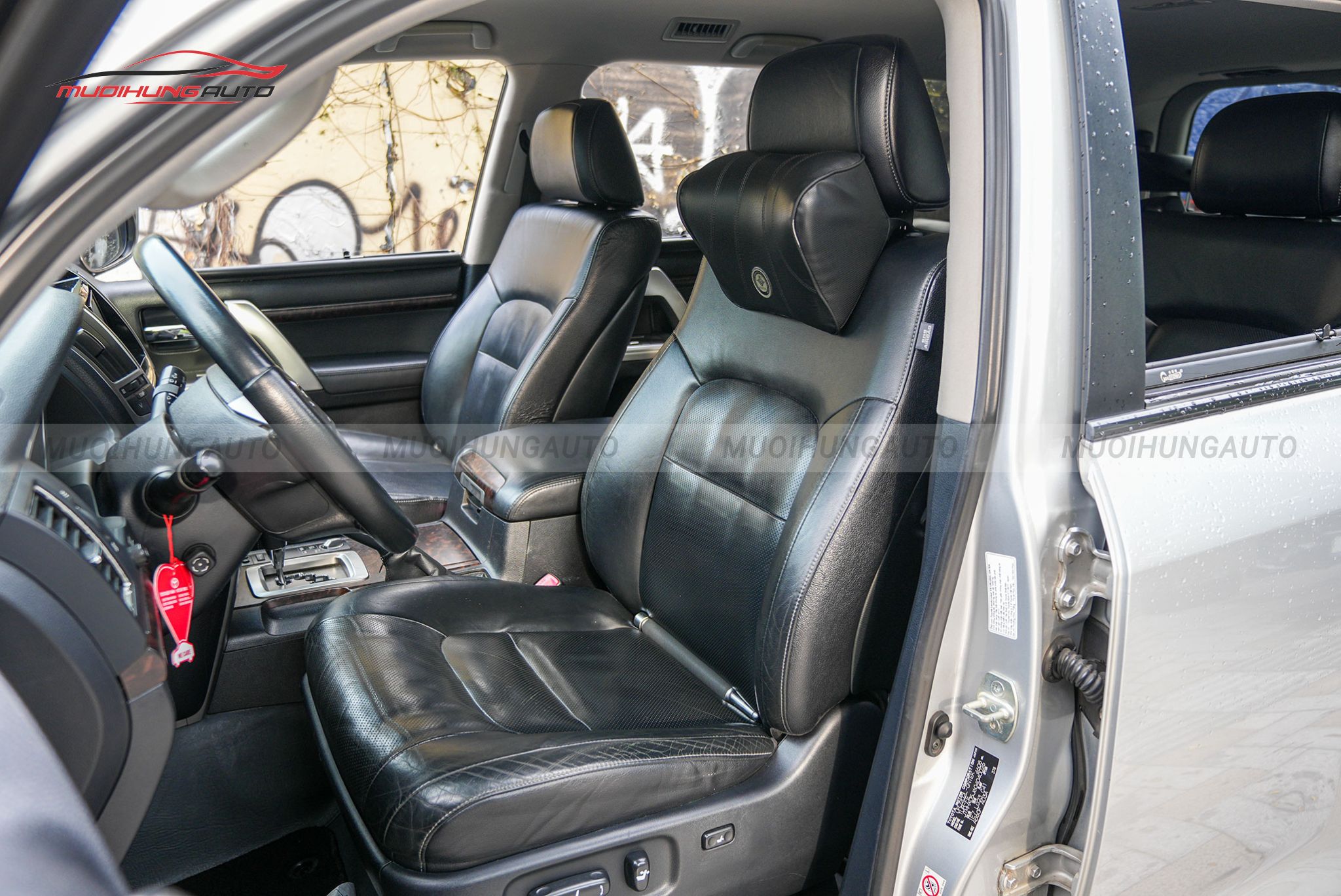 Bọc ghế da ô tô Toyota Land Cruiser 2012