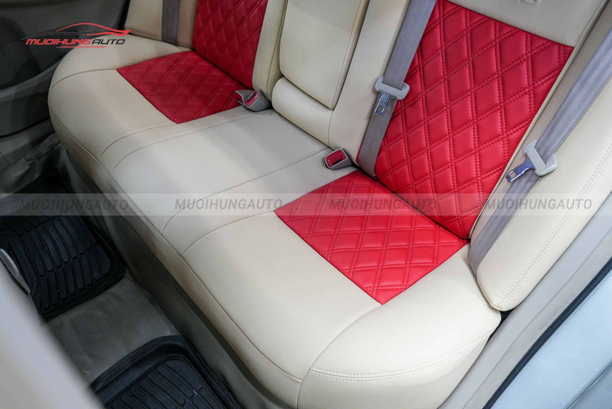 Bọc ghế da Toyota Altis 2010