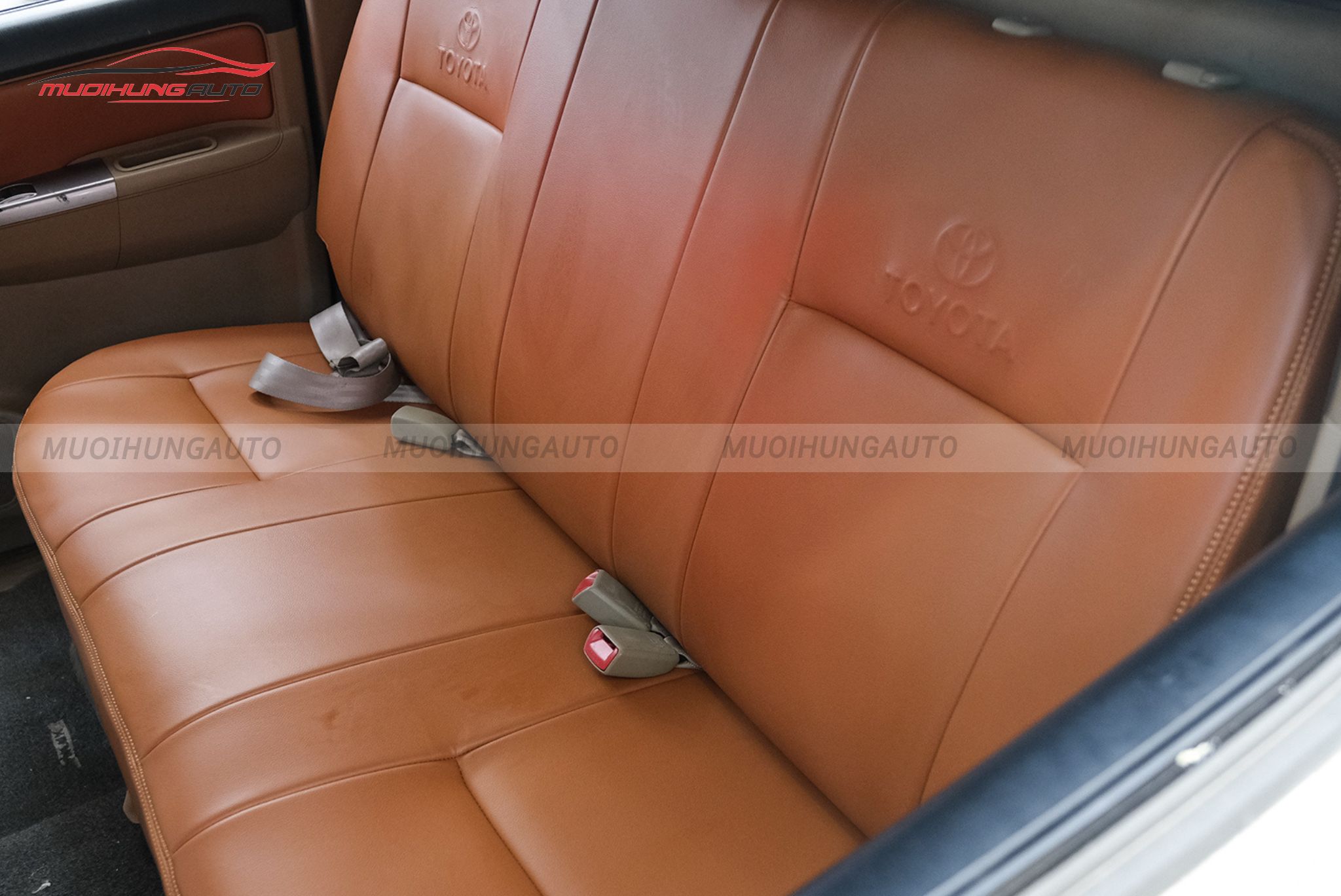 Bọc ghế da Toyota Hilux