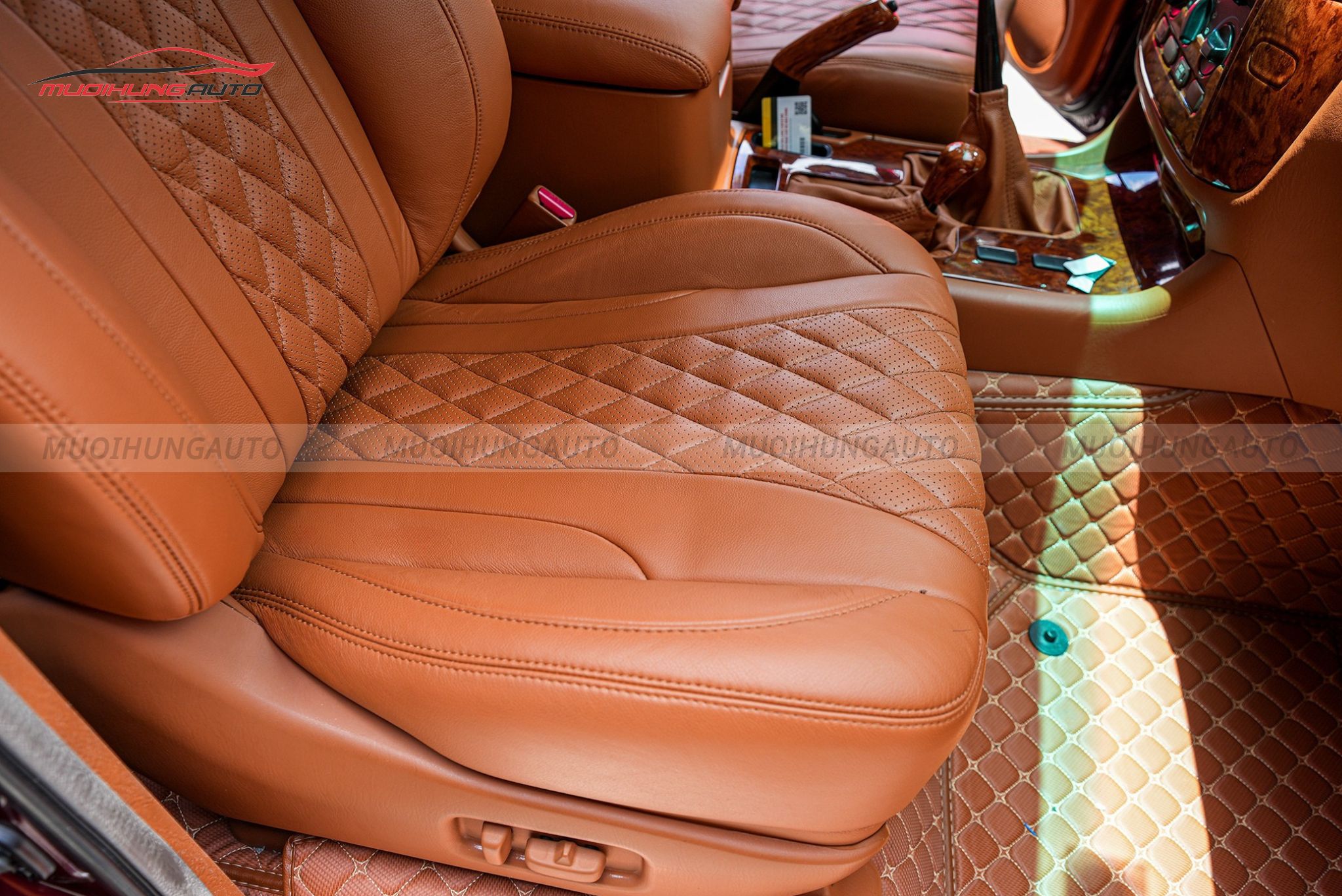 Bọc ghế da Toyota Land Cruiser 2005