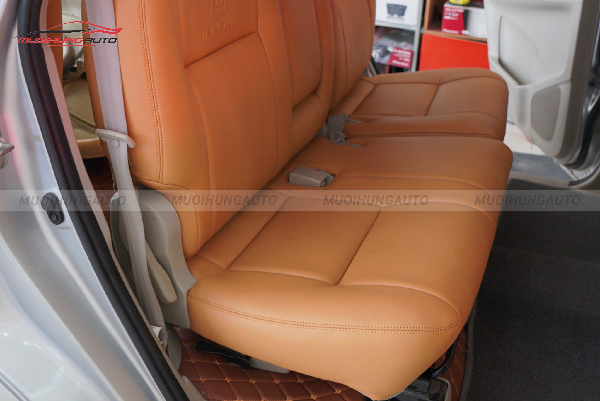 Bọc ghế da xe hơi Toyota Innova