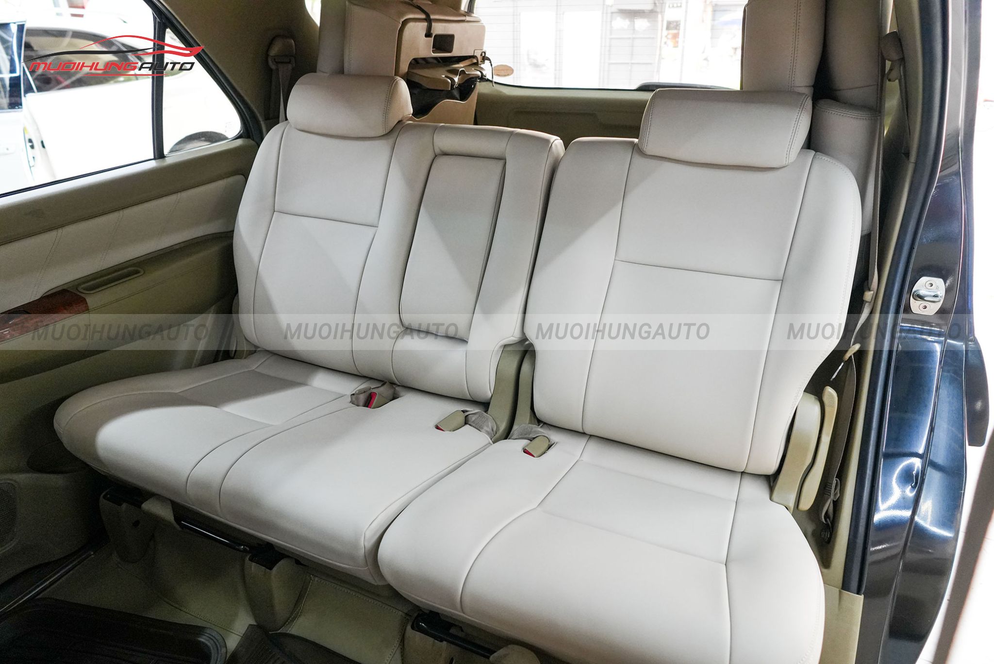 Bọc ghế da xe Toyota Fortuner 2010