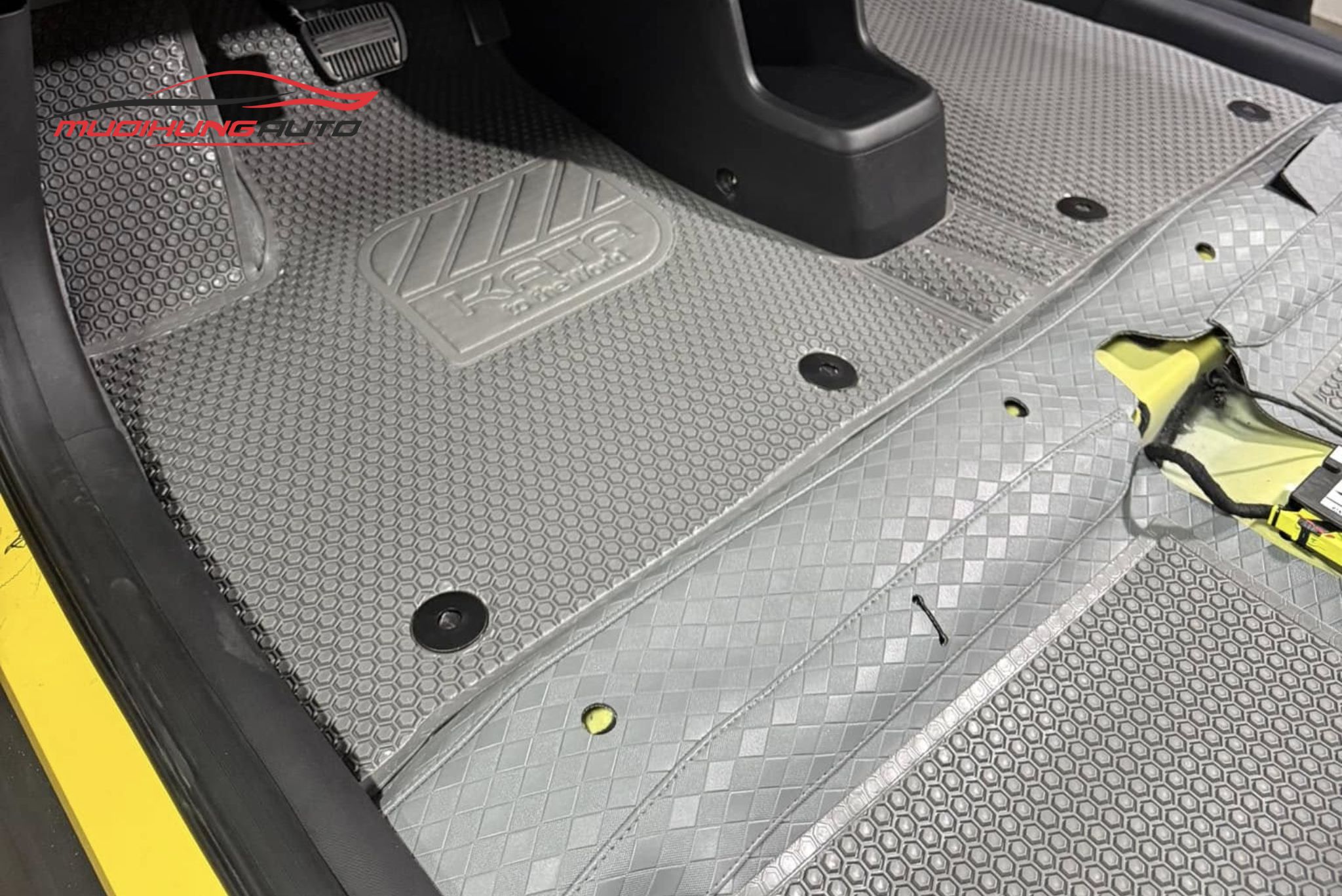 Bọc sàn KATA 360 kết hợp thảm lót chân KATA Pro cho xe Vinfast VF3