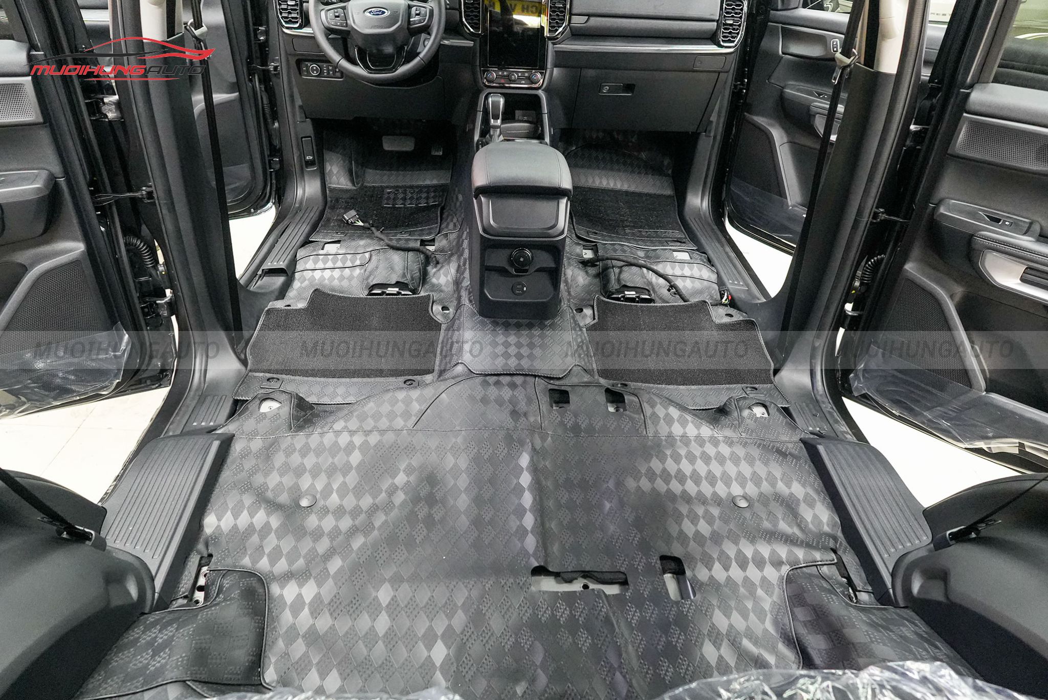 Bọc sàn Lavor cho xe Ford Everest 2024