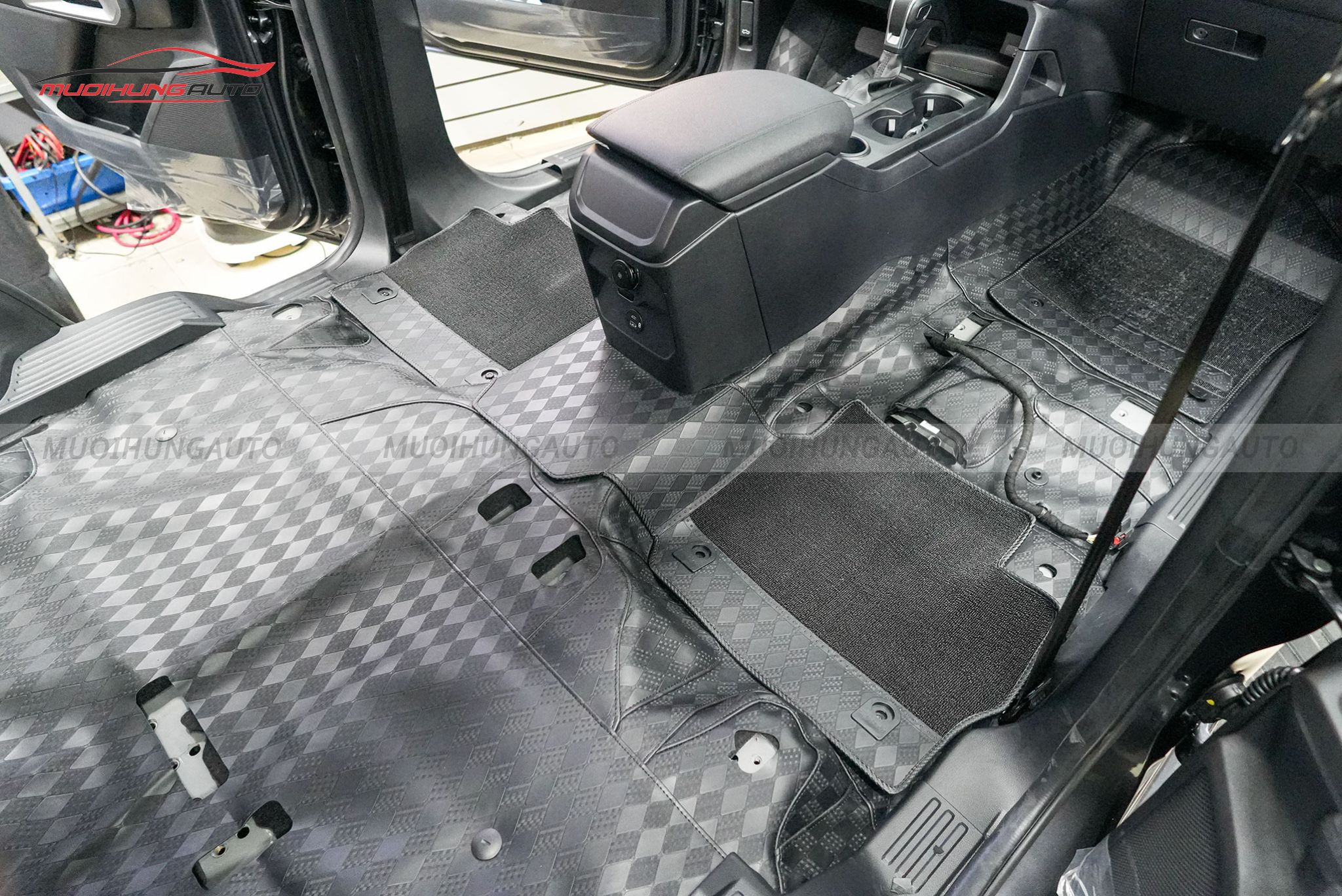 Bọc sàn Lavor xe Ford Everest 2024