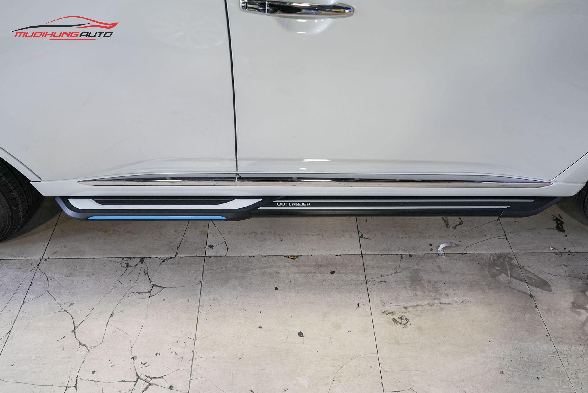 Top 10+ Mẫu Bệ Bước Mitsubishi Outlander Bền Đẹp Nhất 2025