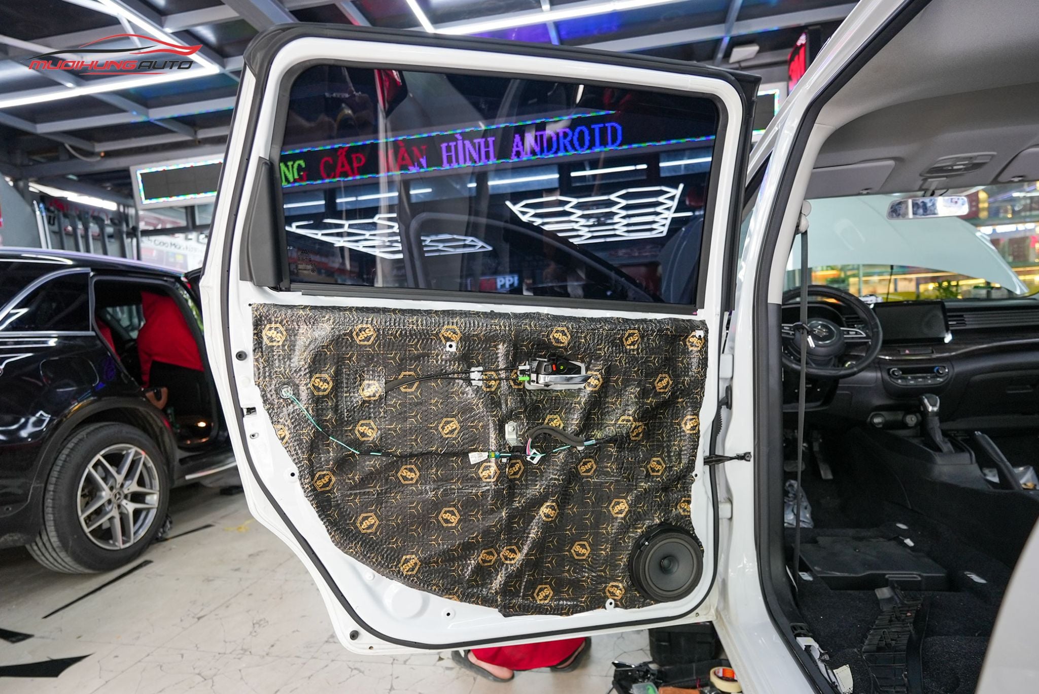 Cách âm 4 cánh cửa xe Suzuki Ertiga 2024