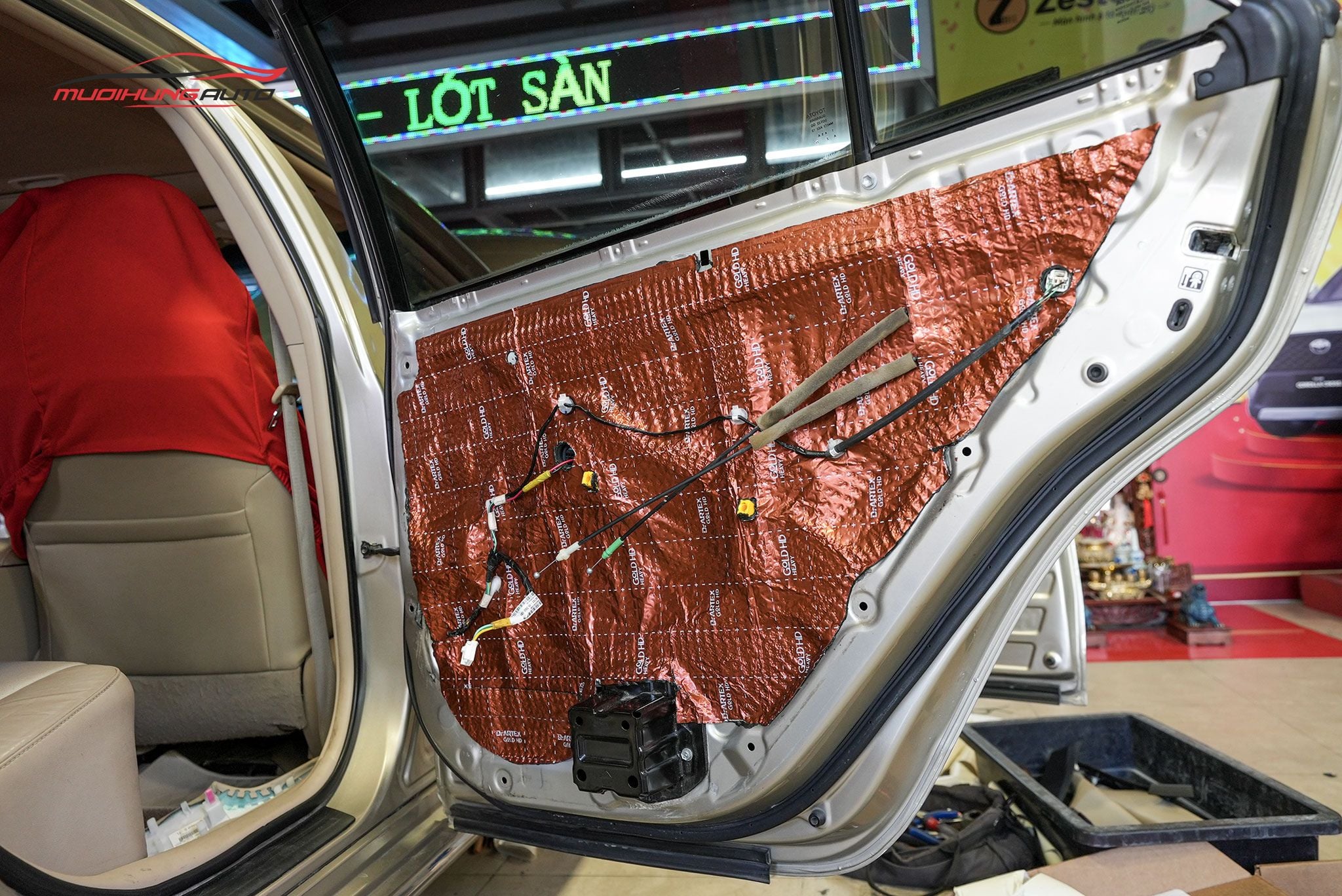 Cách âm 4 cánh cửa xe Toyota Camry 2014