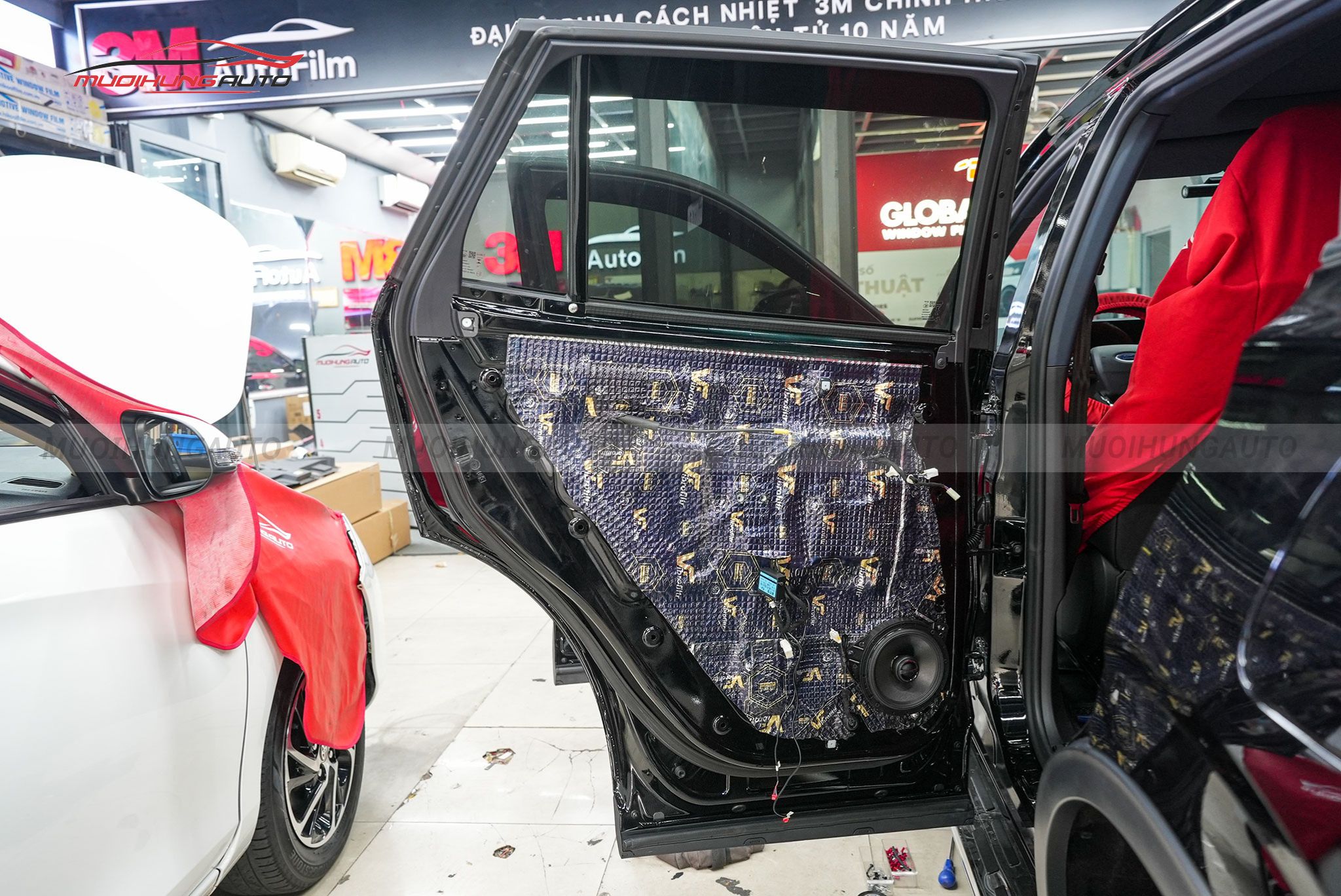 Cách âm 4 cửa xe Ford Territory 2023