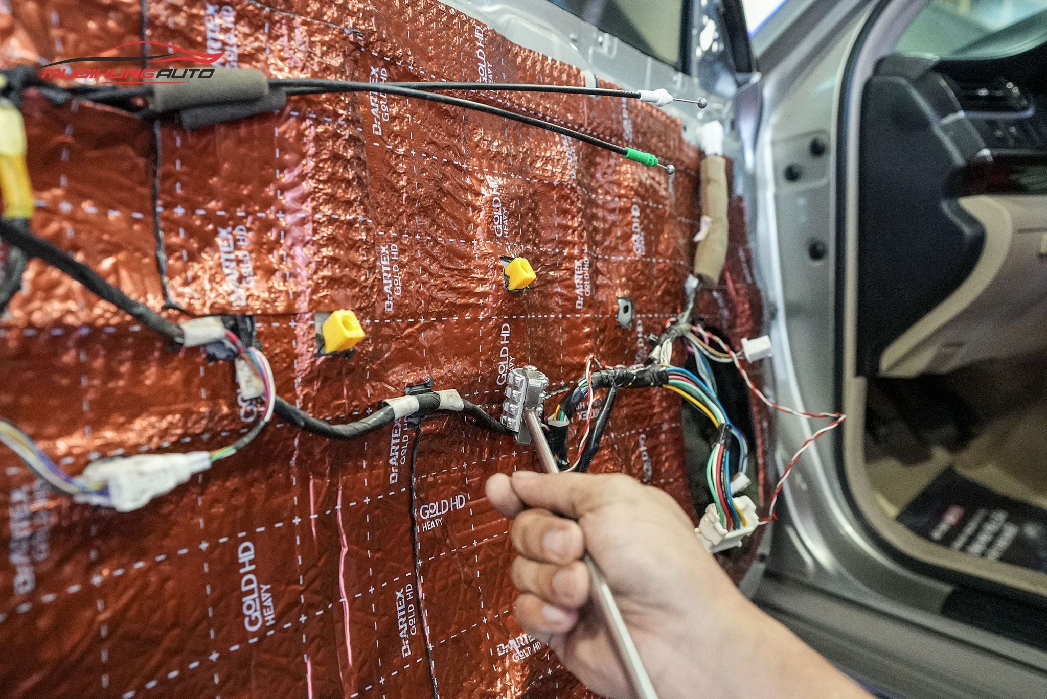 Cách âm 4 cửa xe Toyota Camry 2014