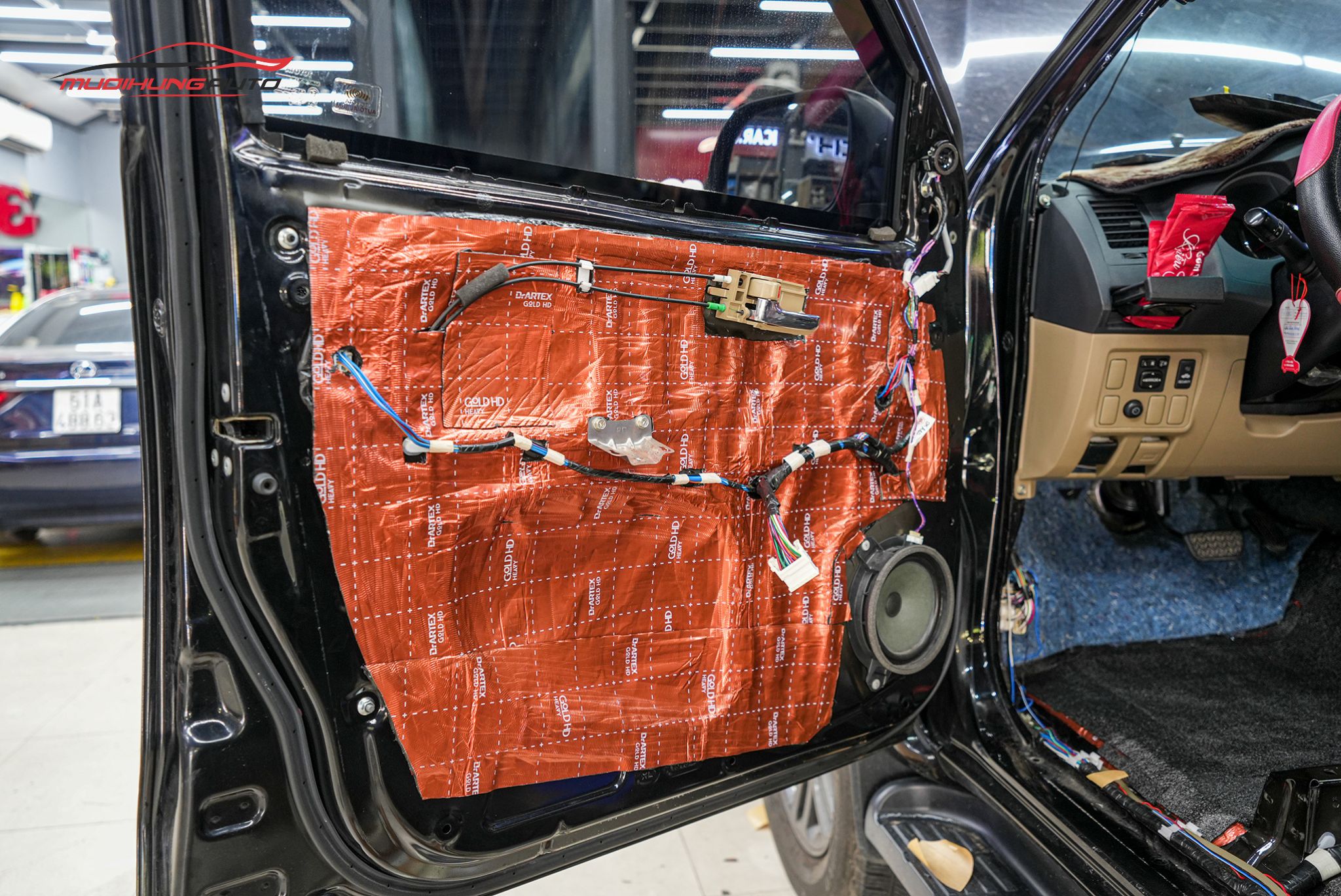 Cách âm 4 cửa xe Toyota Fortuner 2015