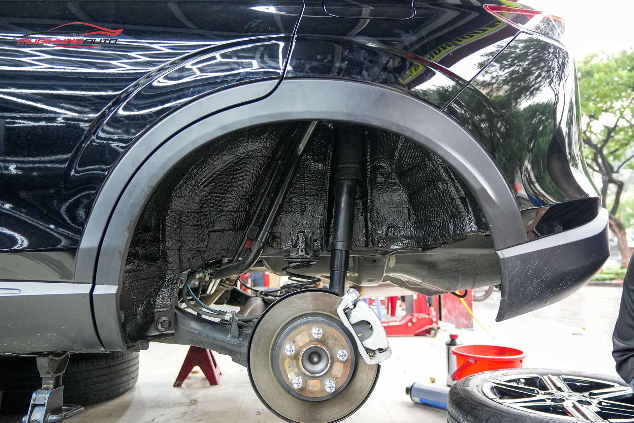 Cách âm 4 hốc bánh cho Honda HRV 2024