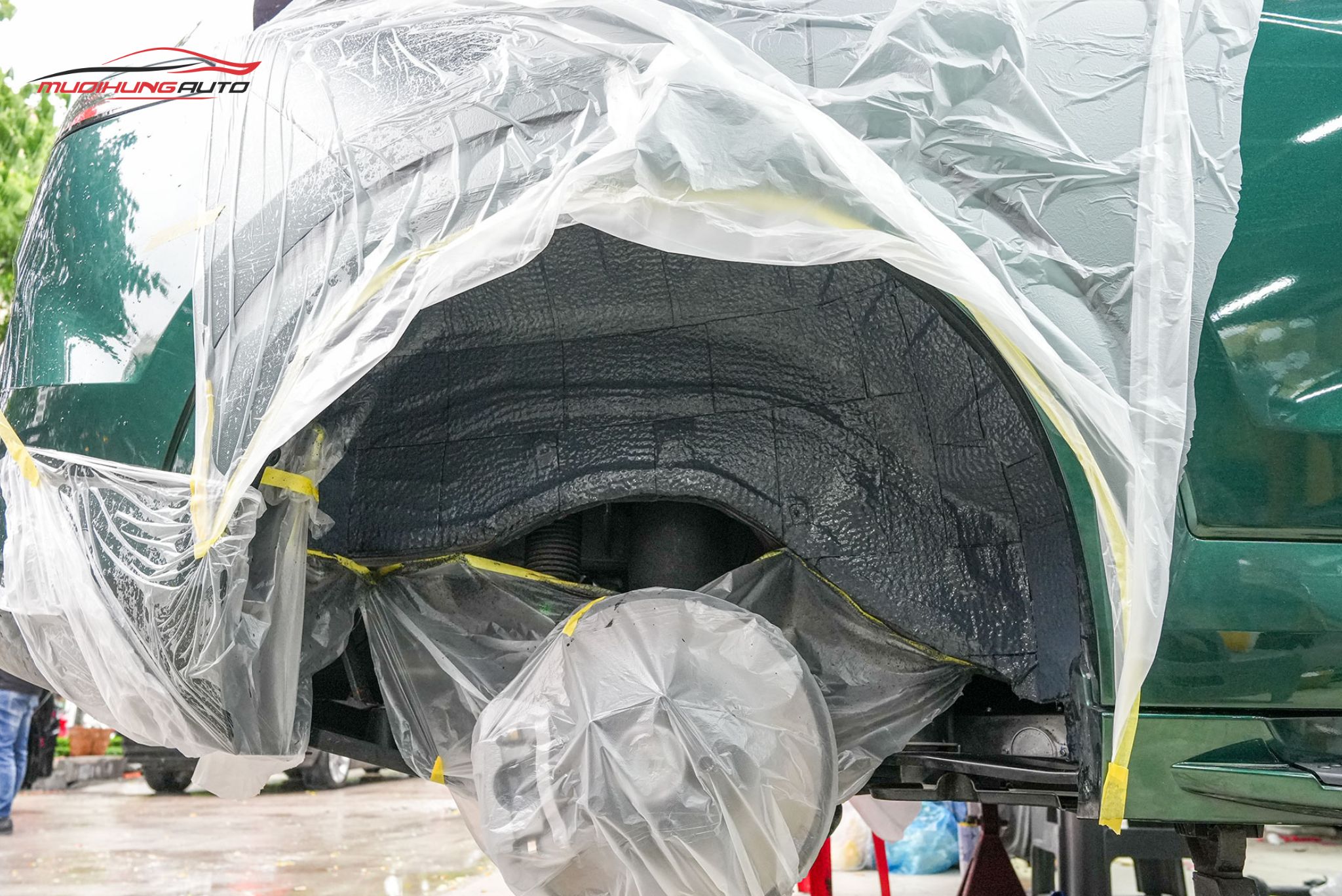 Cách âm 4 hốc bánh cho Vinfast VF9 2024