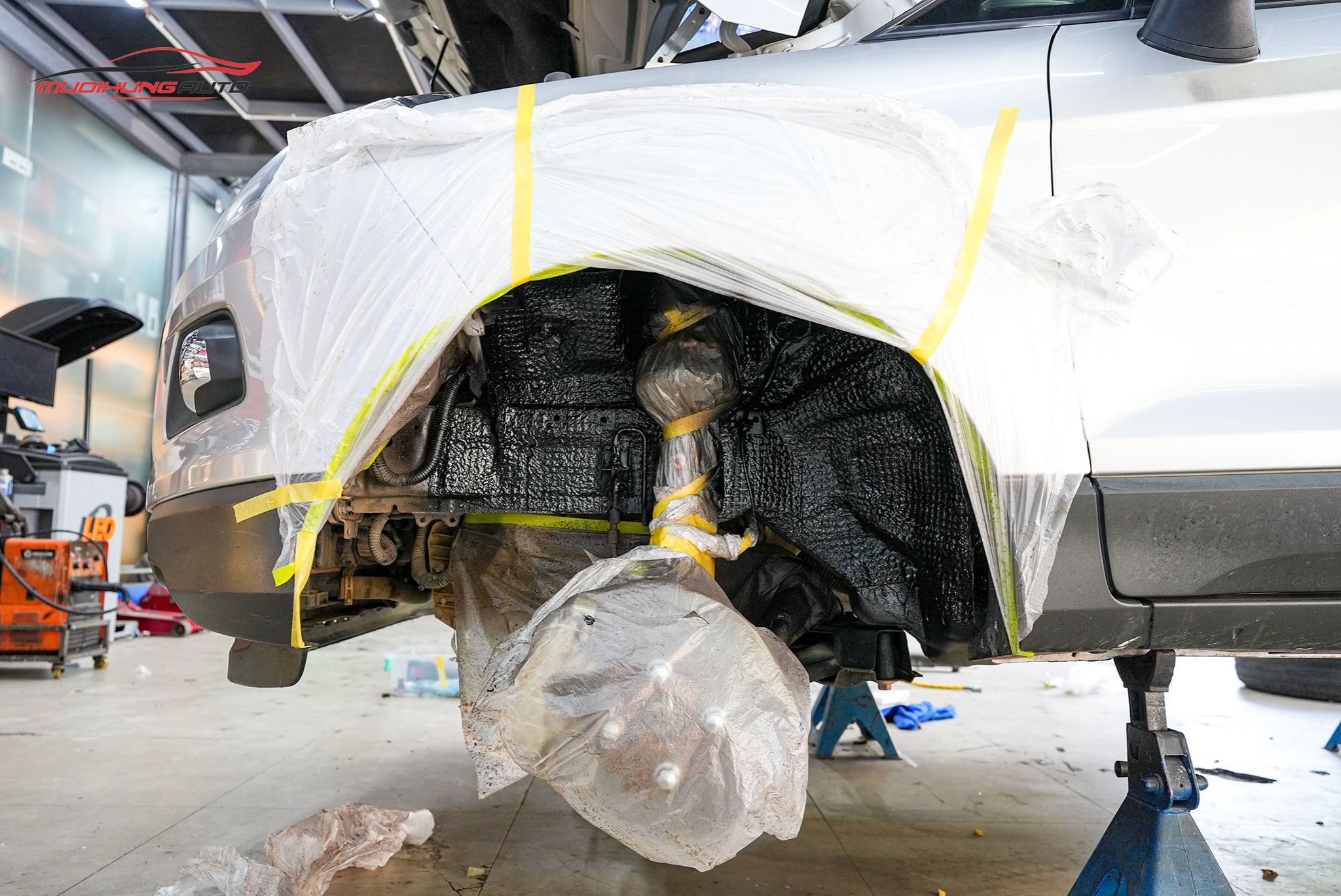 Cách âm 4 hốc bánh cho xe Ford Ecosport 2016