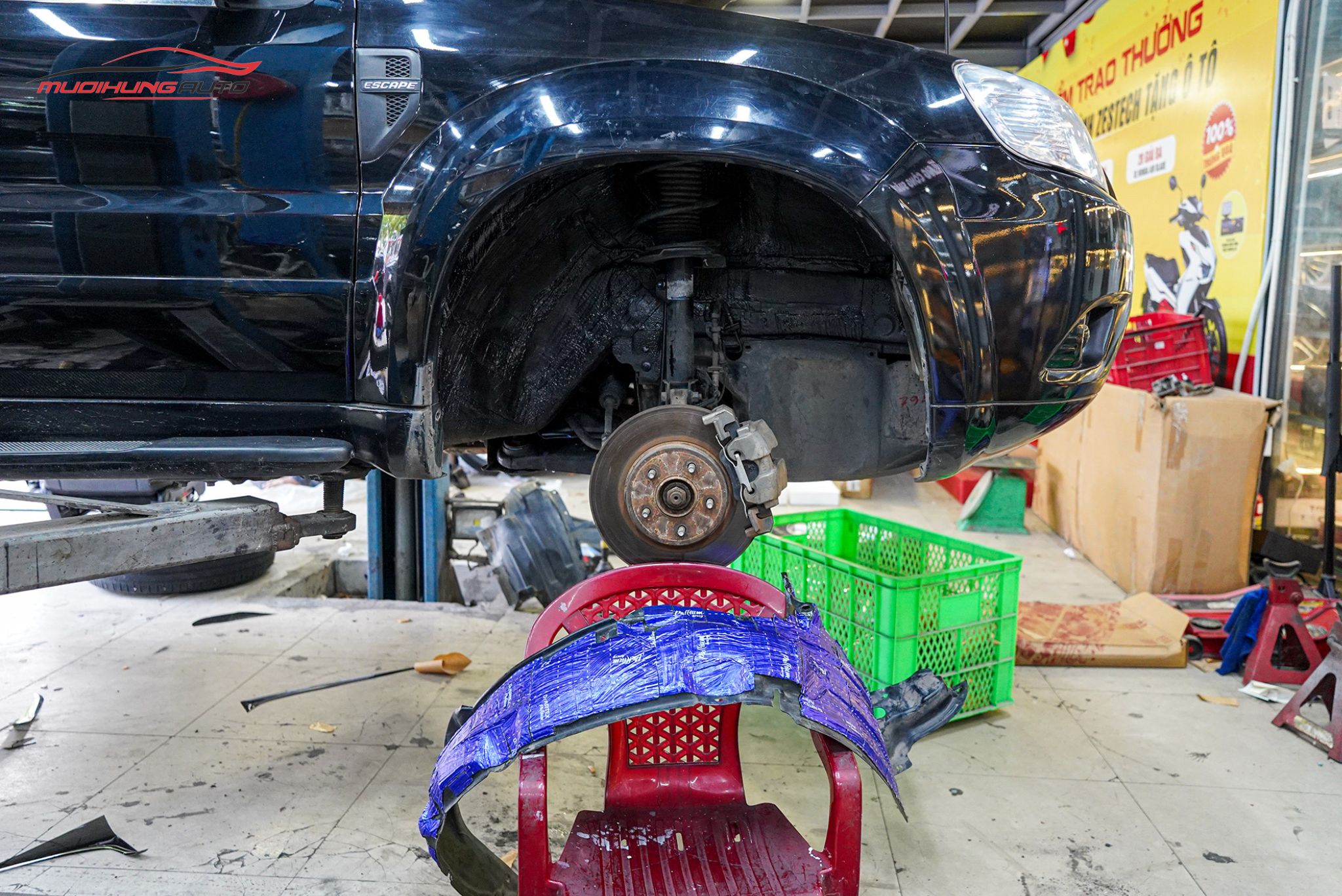 Cách âm 4 hốc bánh cho xe Ford Escape