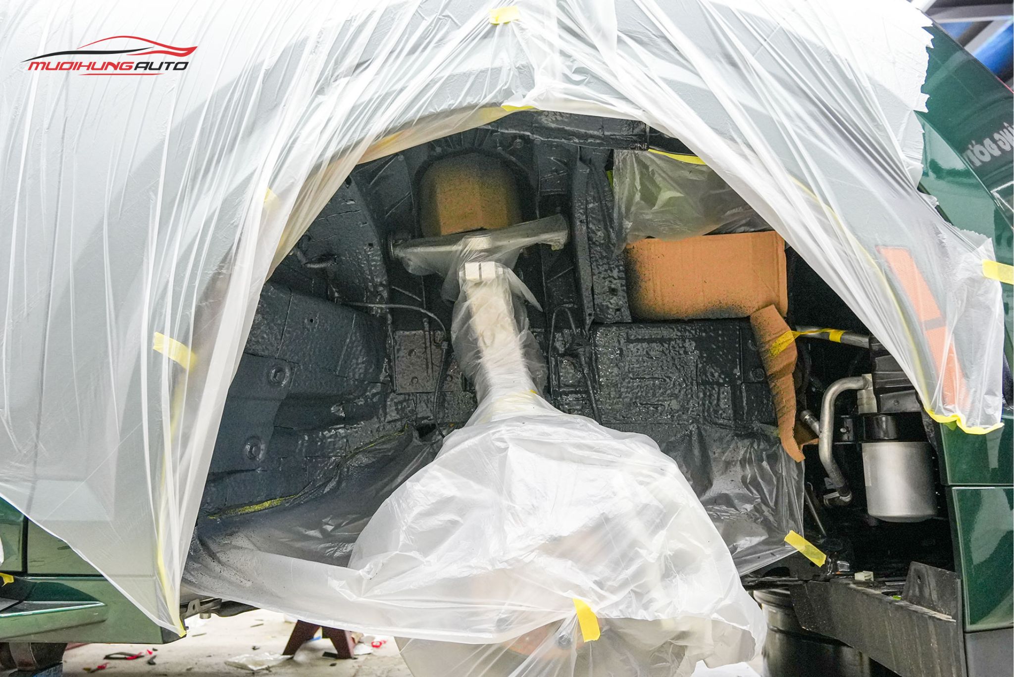 Cách âm 4 hốc bánh Vinfast VF9 2024