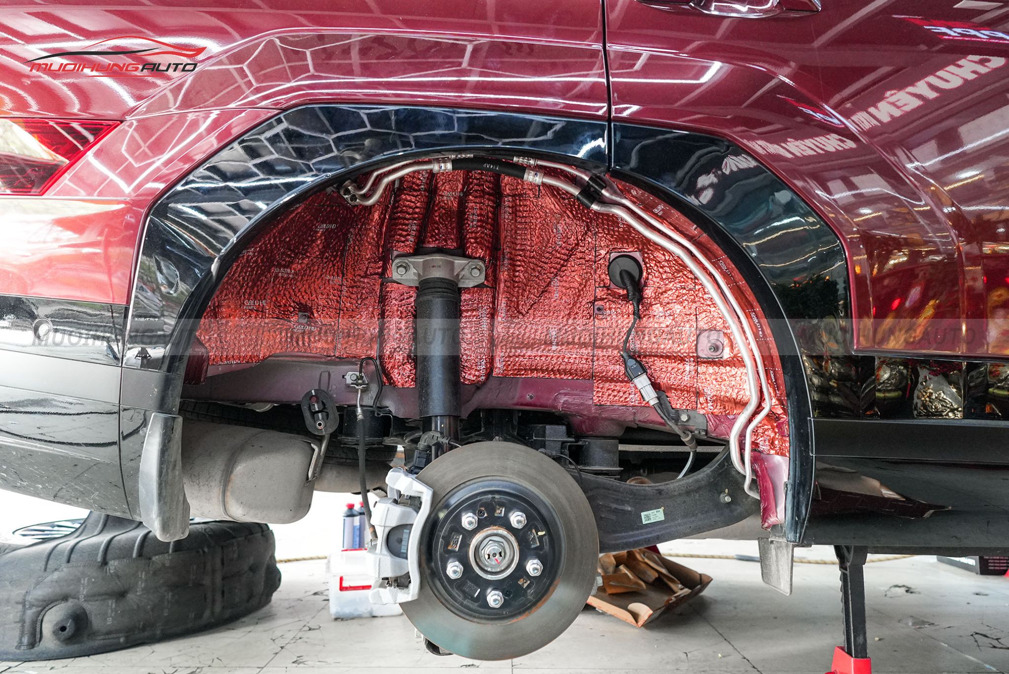 Cách âm 4 hốc bánh xe Hyundai Santafe 2024