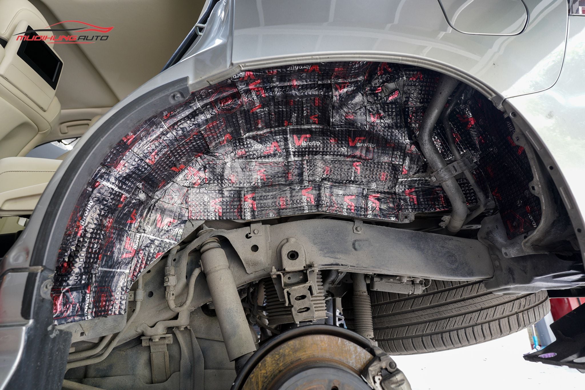 Cách âm 4 hốc bánh xe Lexus GX460