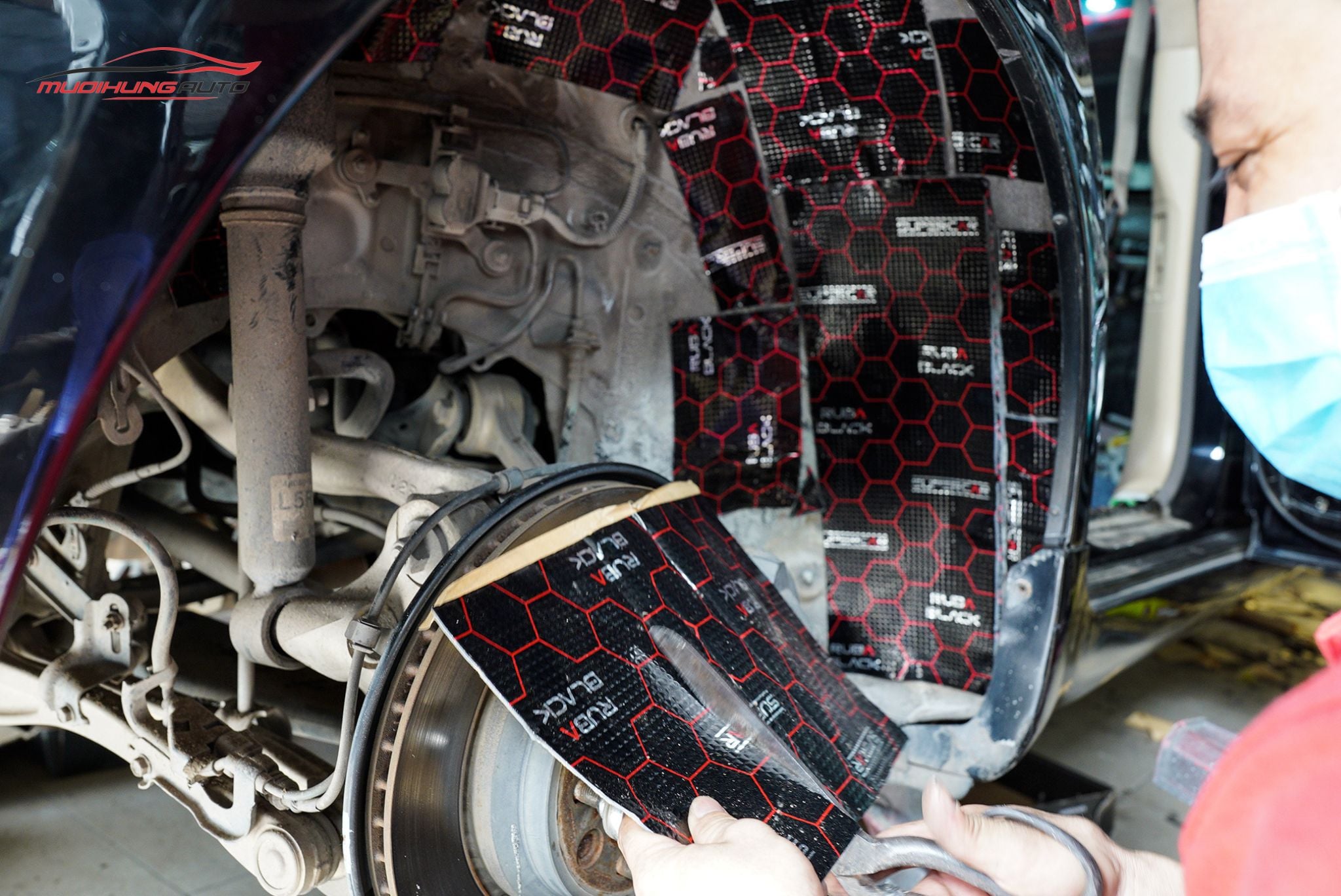 Cách âm 4 hốc bánh xe Lexus LS460L