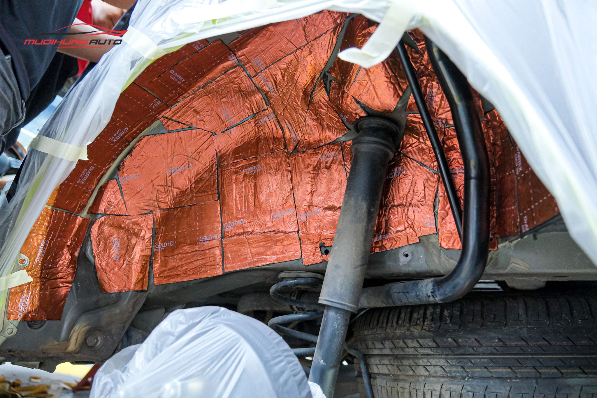 Cách âm 4 hốc bánh xe Mitsubishi Xpander