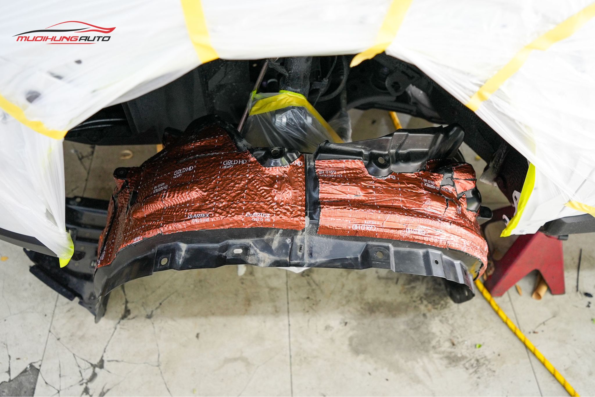 Cách âm 4 hốc bánh xe Toyota Corolla Cross 2022