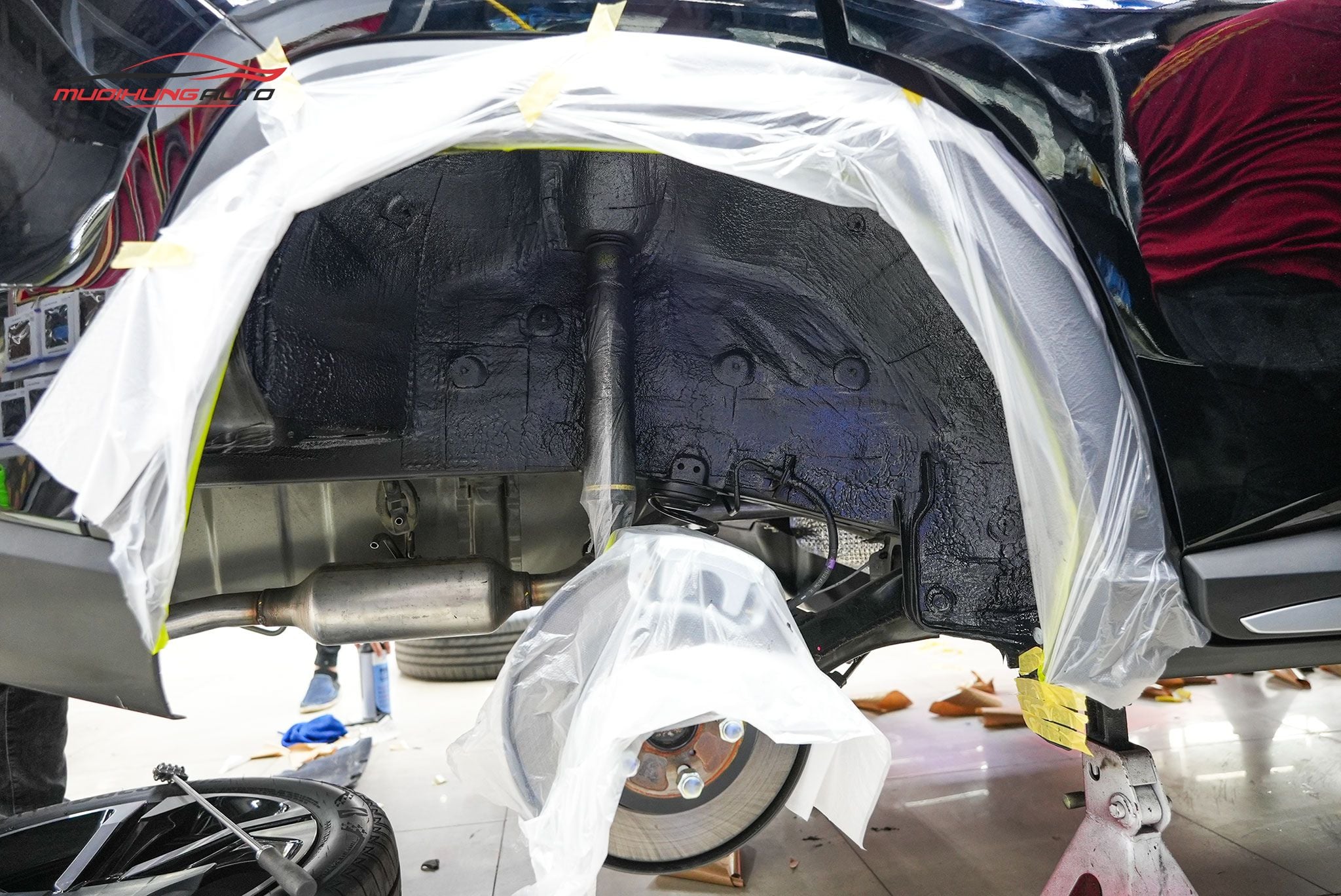 Cách âm 4 hốc bánh xe Toyota Yaris Cross 2024