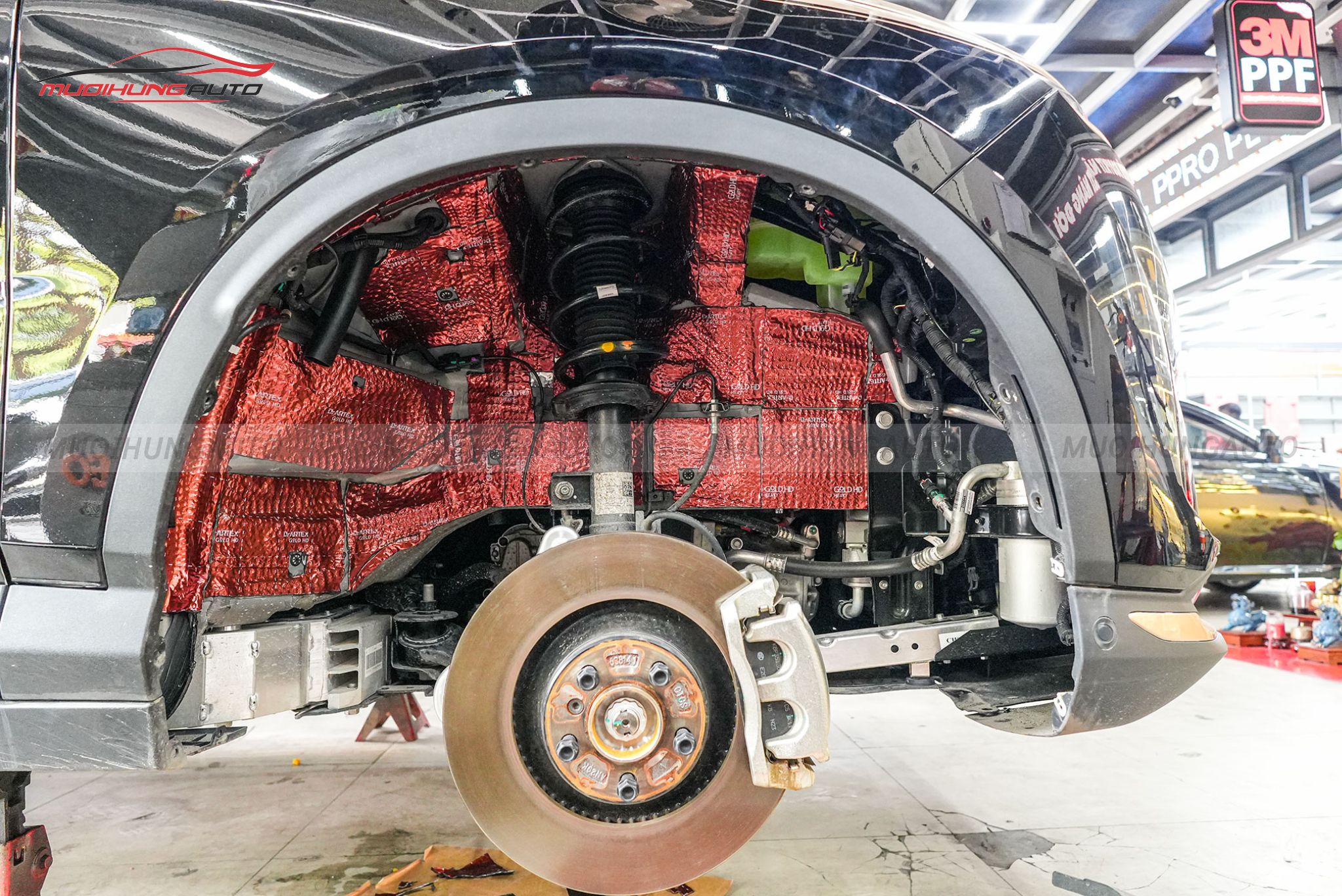 Cách âm 4 hốc bánh xe Vinfast VF8 2024