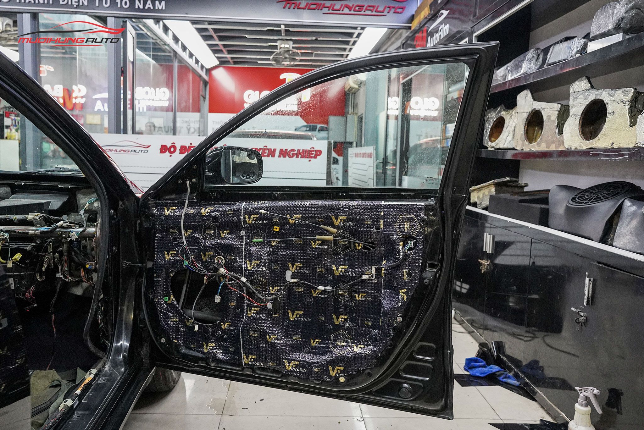 Cách âm cánh cửa xe hơi Toyota Camry 2008