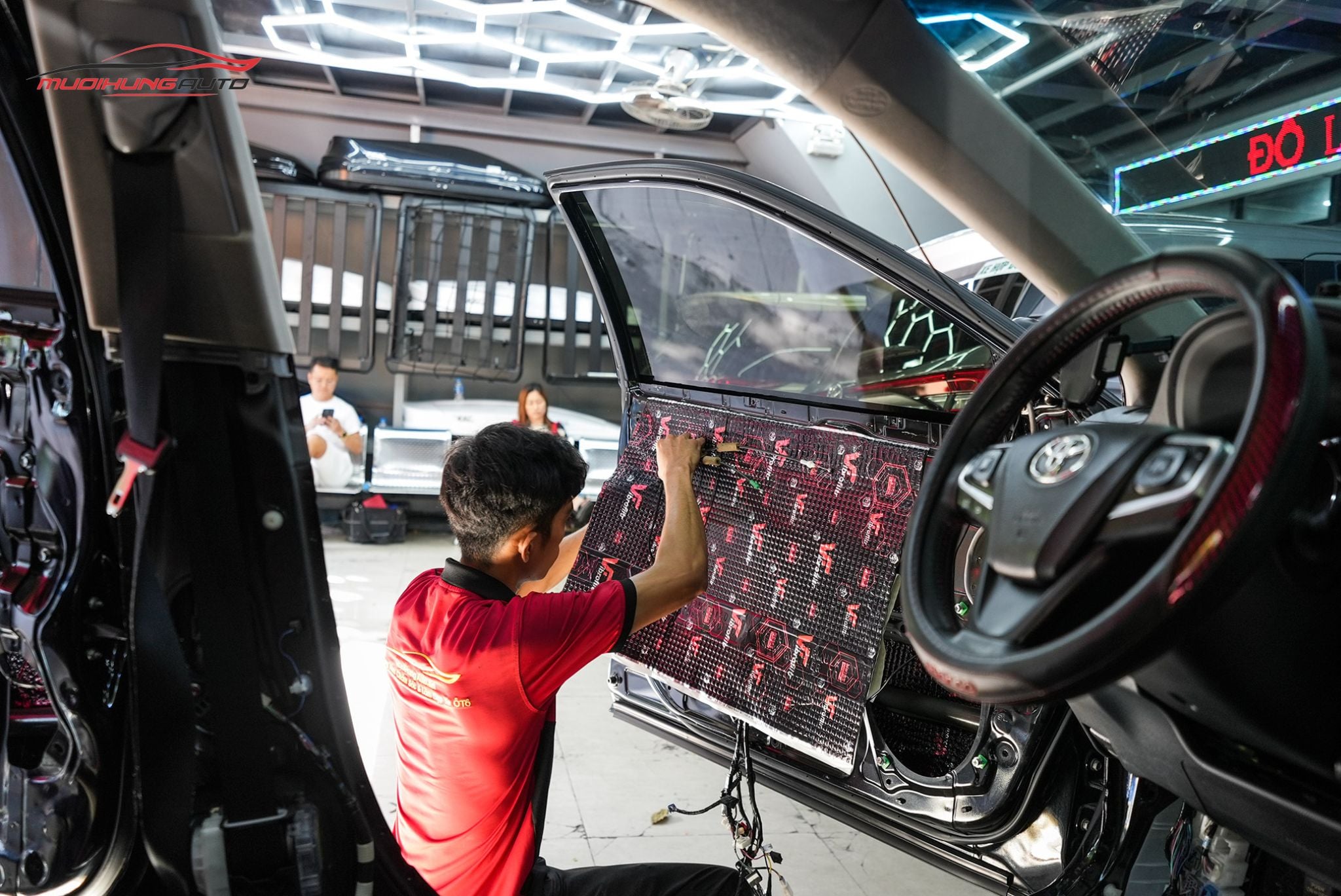 Cách âm cánh cửa xe hơi Toyota Camry 2015