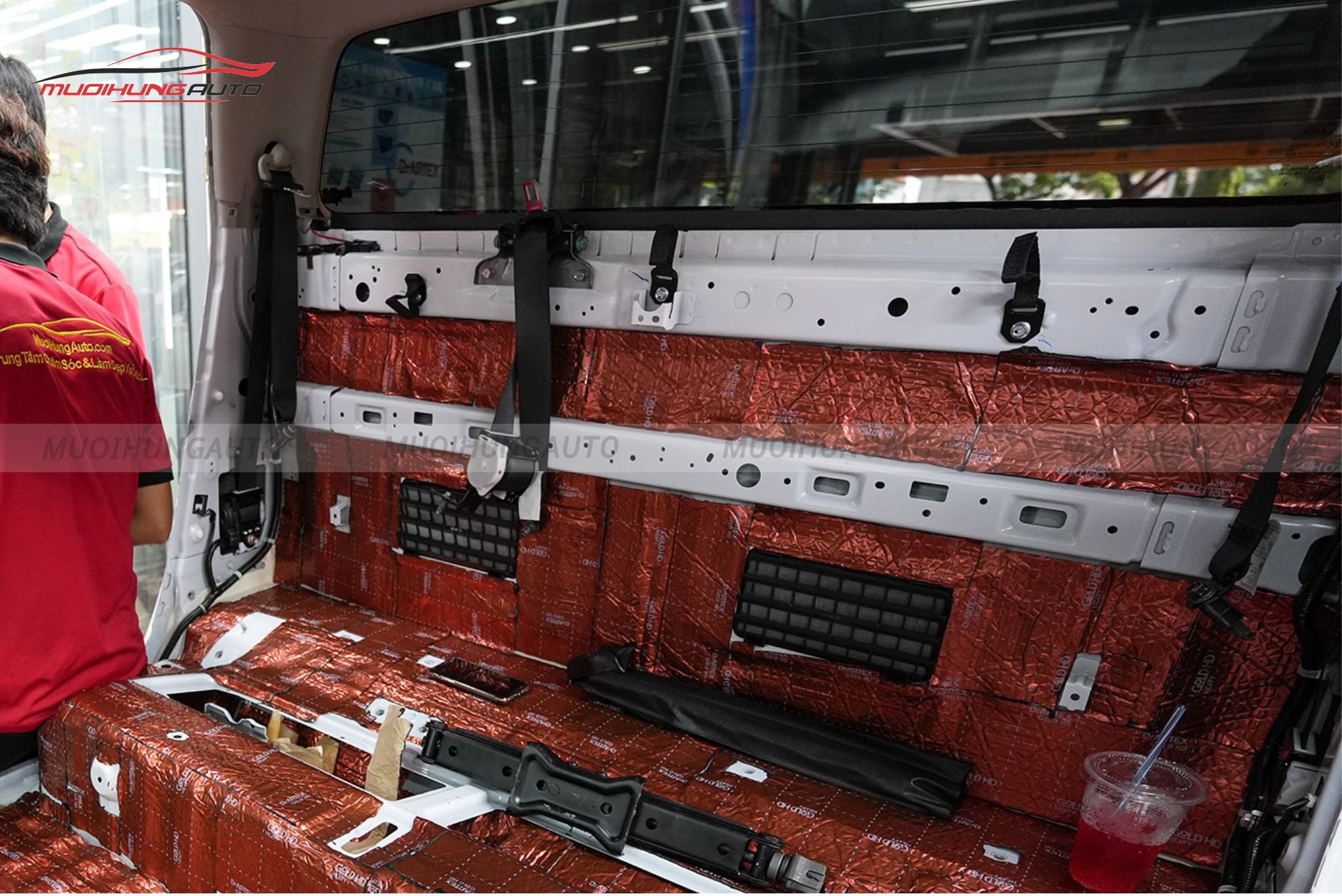 Cách âm cho cốp xe Nissan Navara 2022