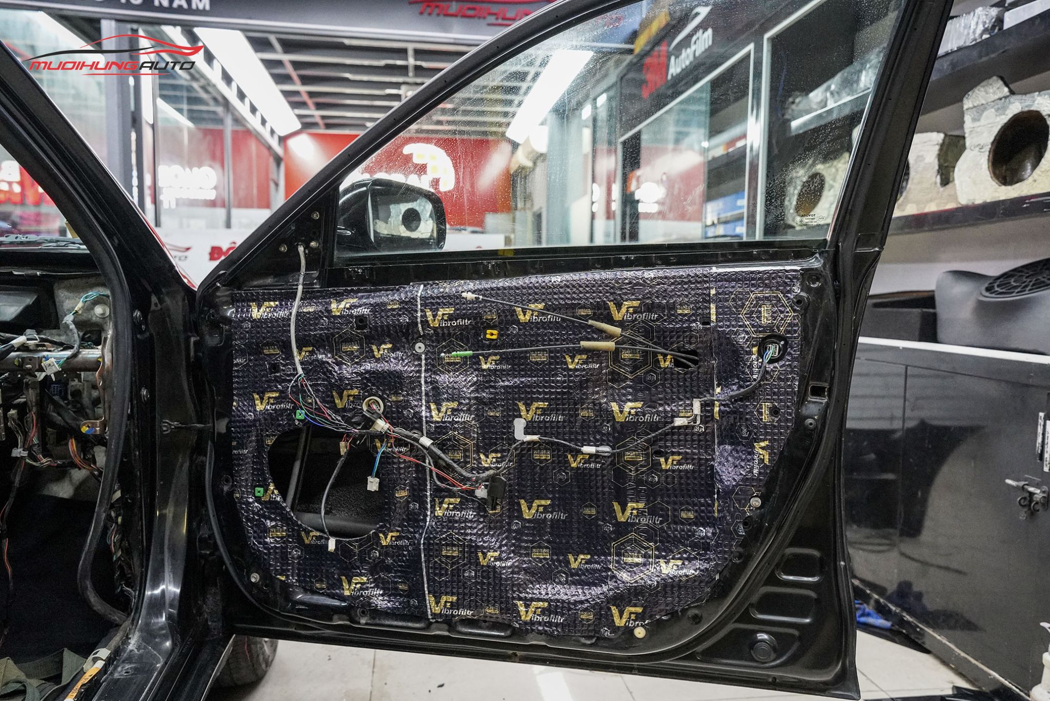 Cách âm cho cửa xe Toyota Camry 2008