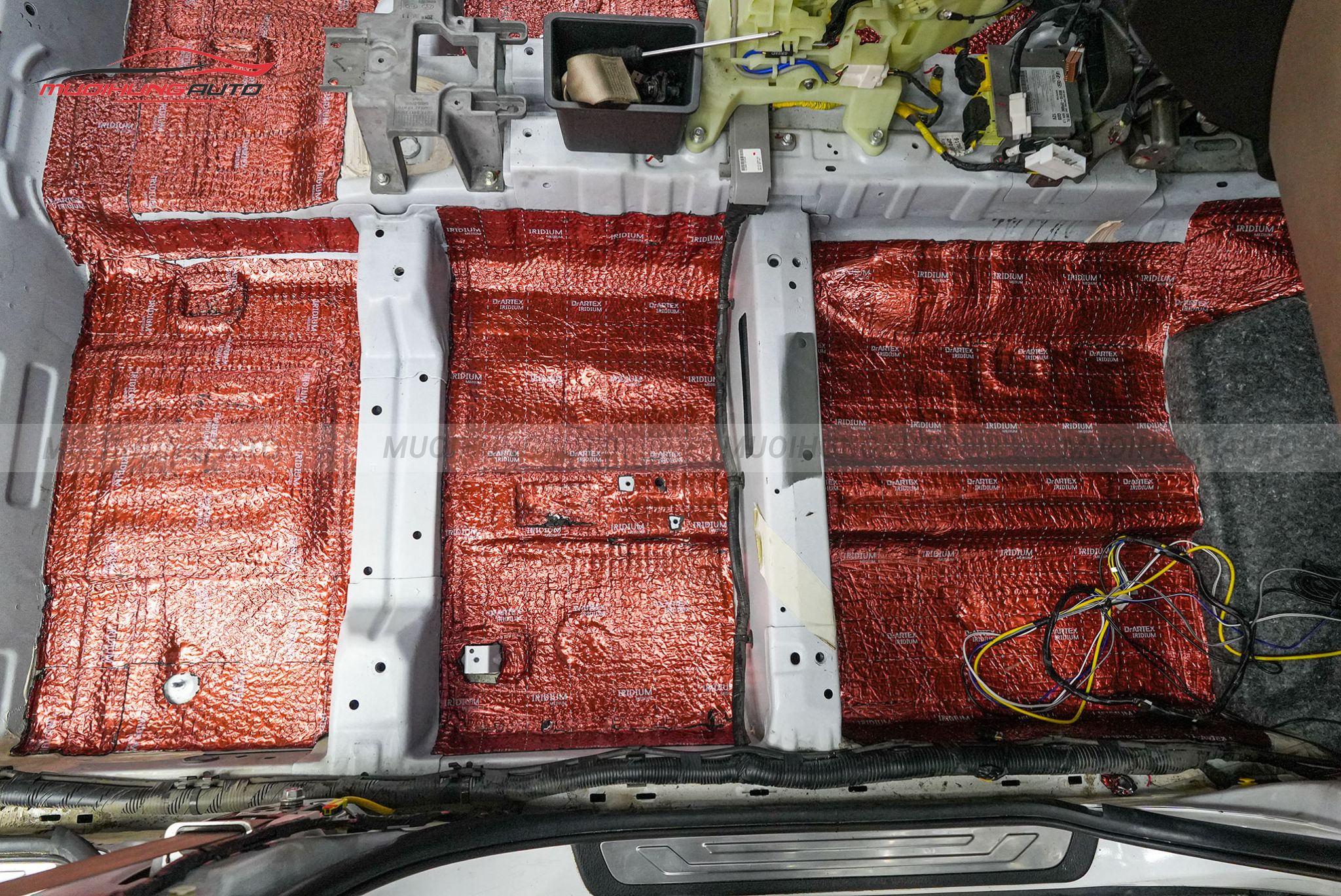 Cách âm cho sàn xe Kia Sorento 2018