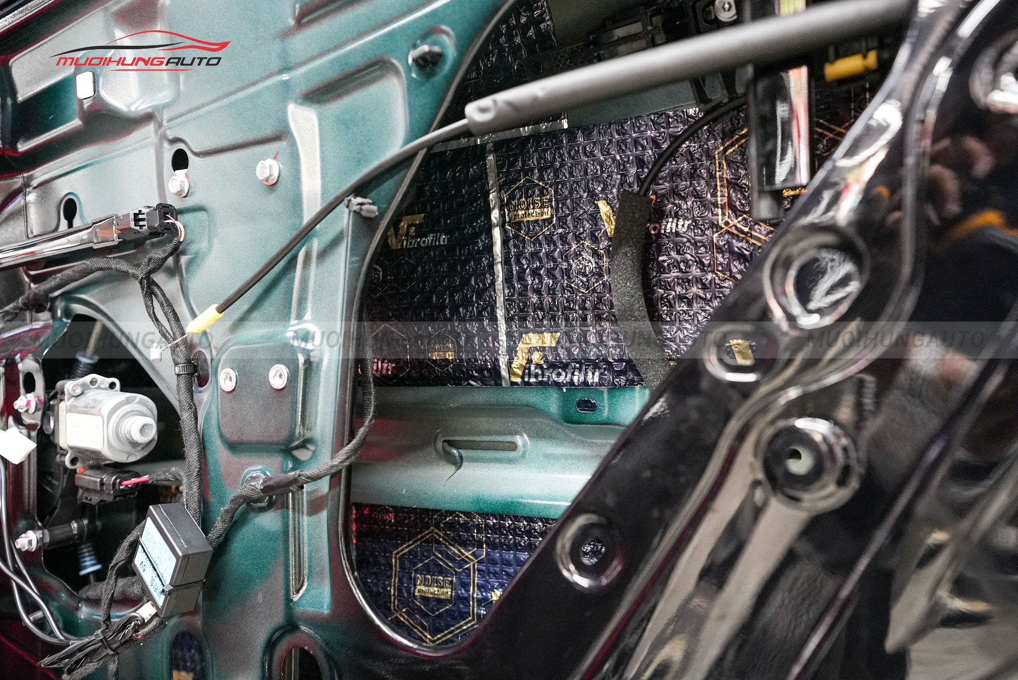 Cách âm chống ồn 4 cửa xe Ford Territory 2023