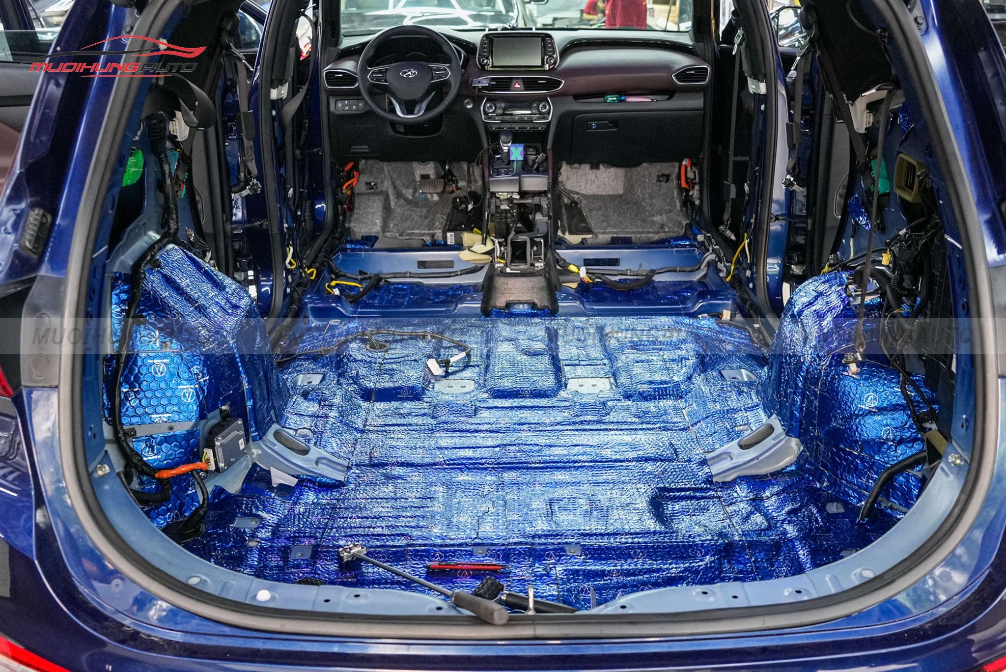 Cách âm chống ồn cốp xe Hyundai Santafe 2019