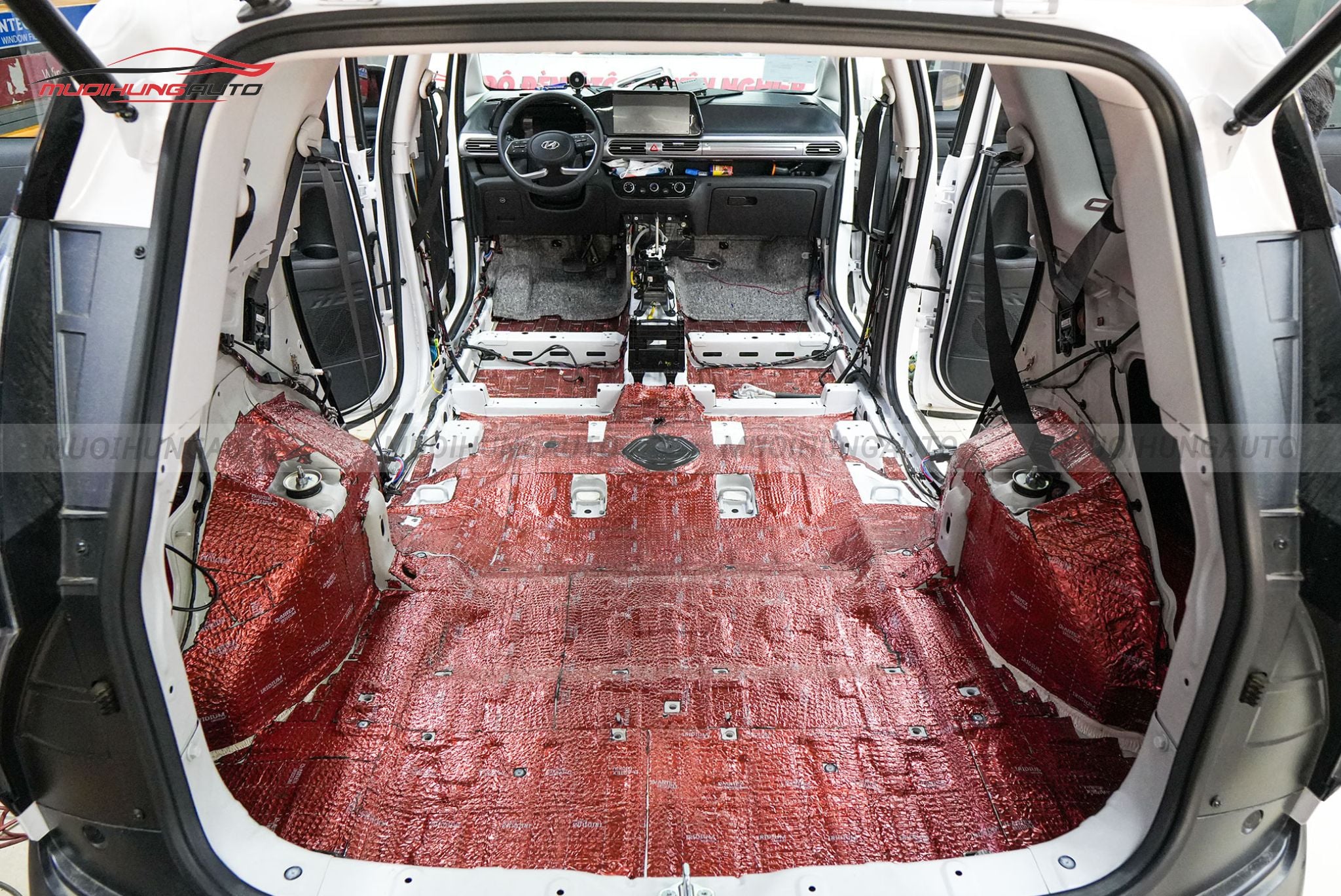 Cách âm chống ồn cốp xe Hyundai Stargazer