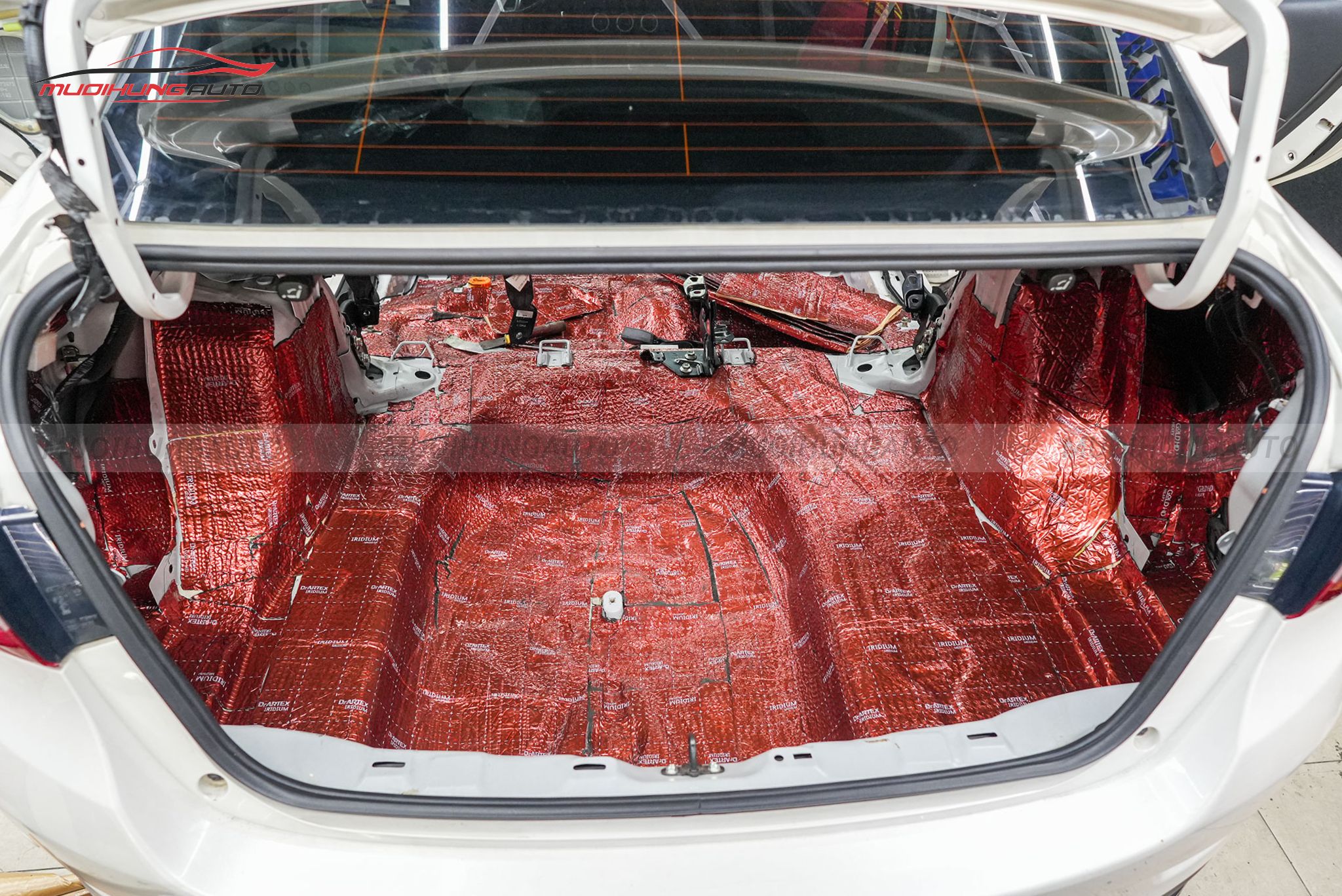 Cách âm chống ồn cốp xe Mazda 2 2019