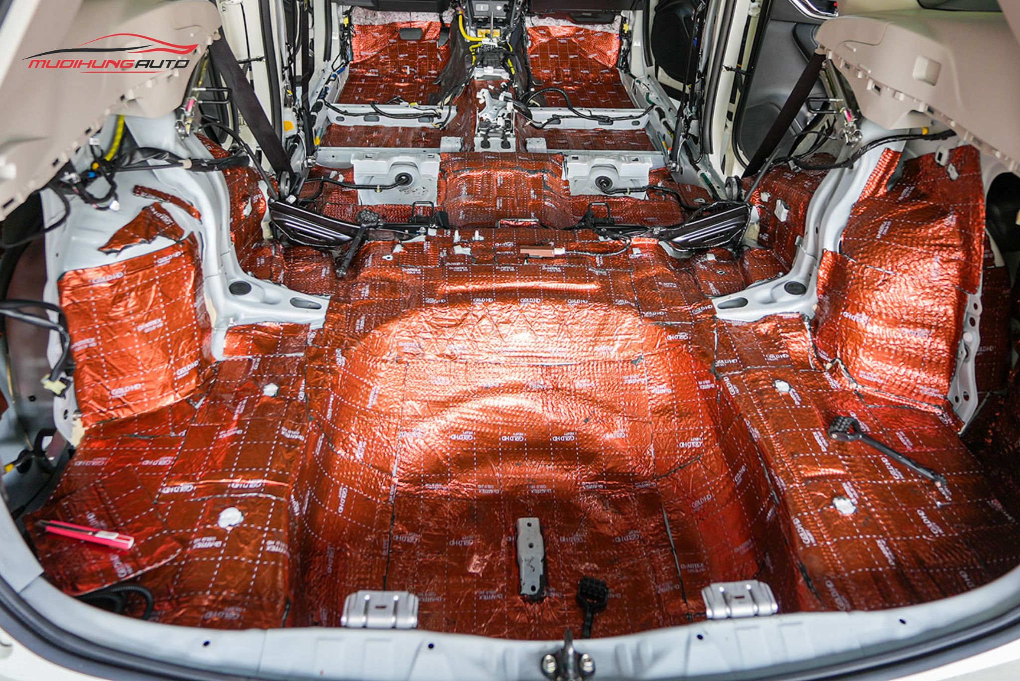 Cách âm chống ồn cốp xe Subaru Forester 2023