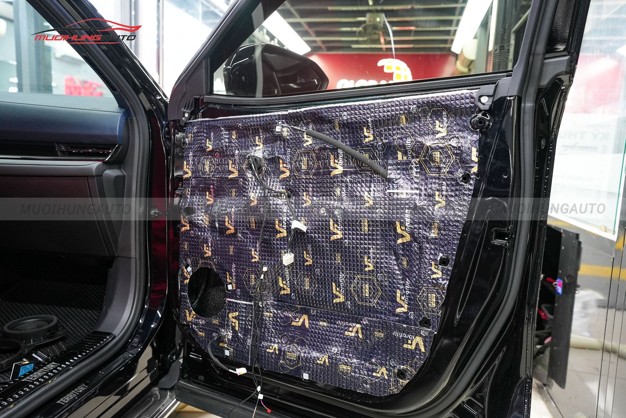 Cách âm chống ồn cửa xe Ford Territory 2023