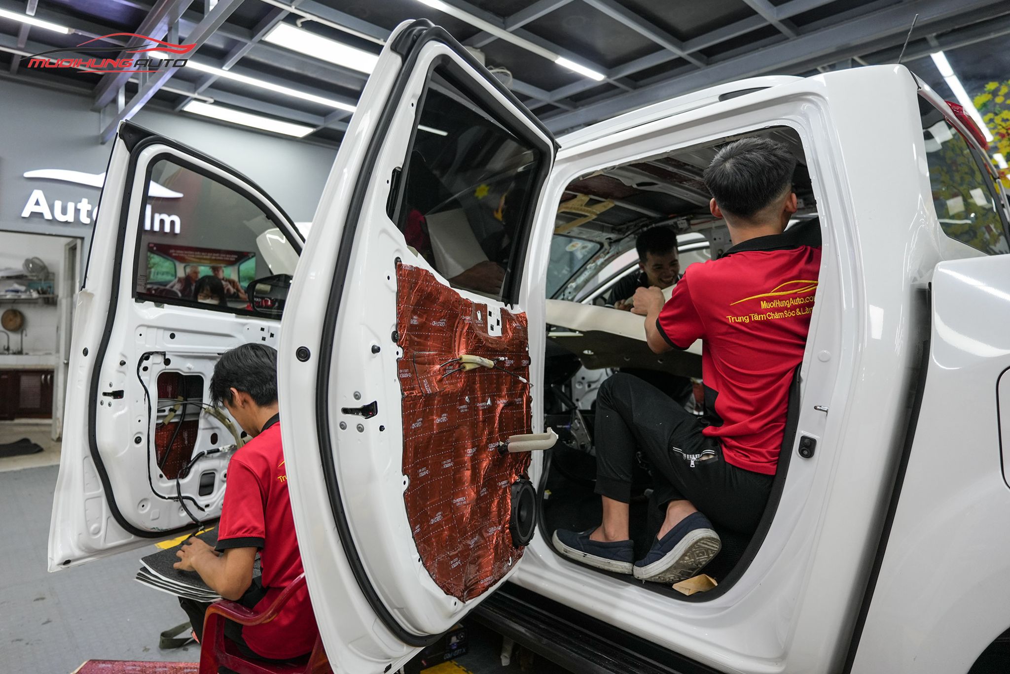 Cách âm chống ồn cửa xe Nissan Navara 2022