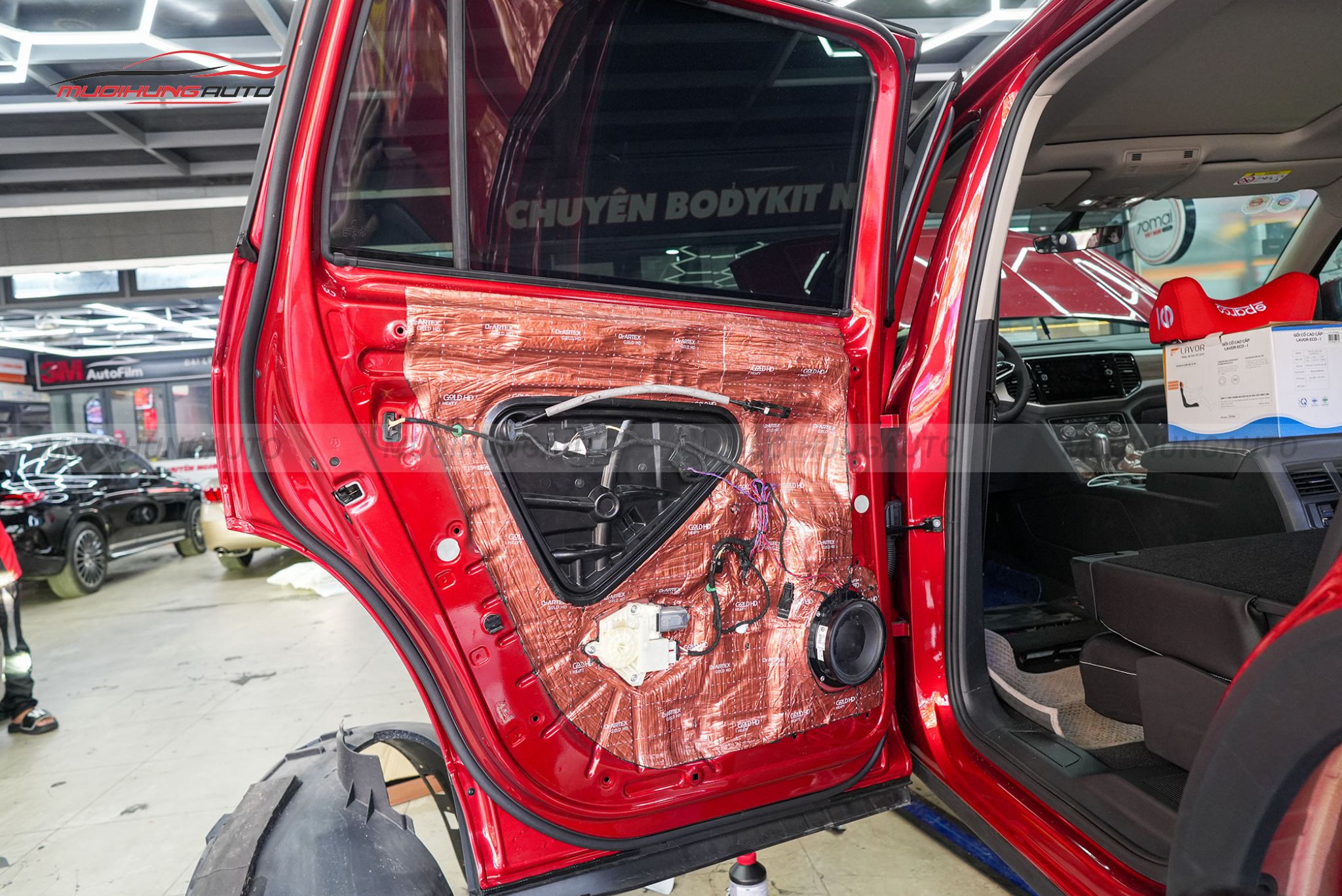 Cách âm chống ồn cửa xe Volkswagen Teramont 2023