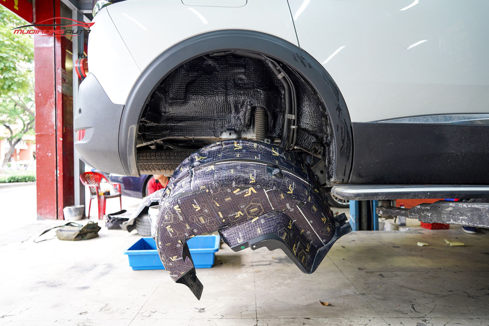 Cách âm chống ồn hốc bánh cho Peugeot 5008