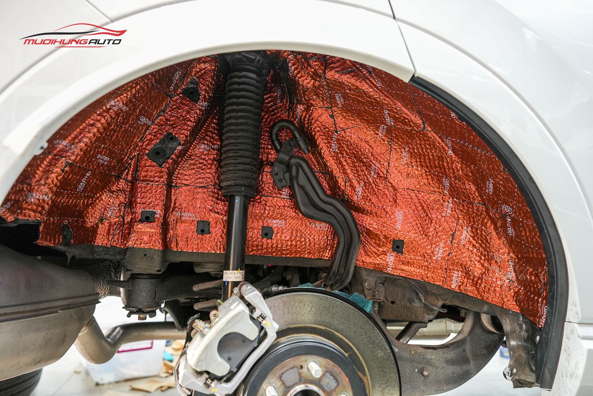 Cách âm chống ồn hốc bánh cho xe Honda CRV 2024