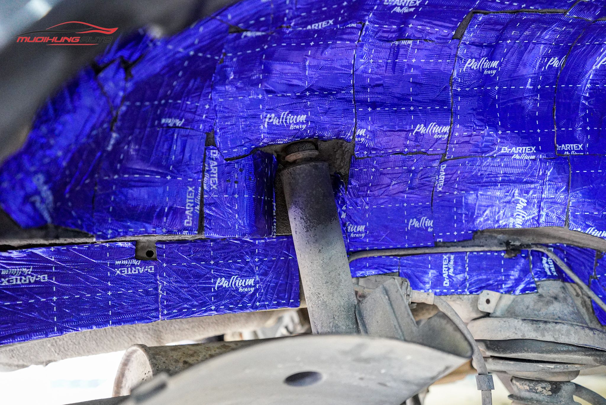 Cách âm chống ồn hốc bánh Ford Escape