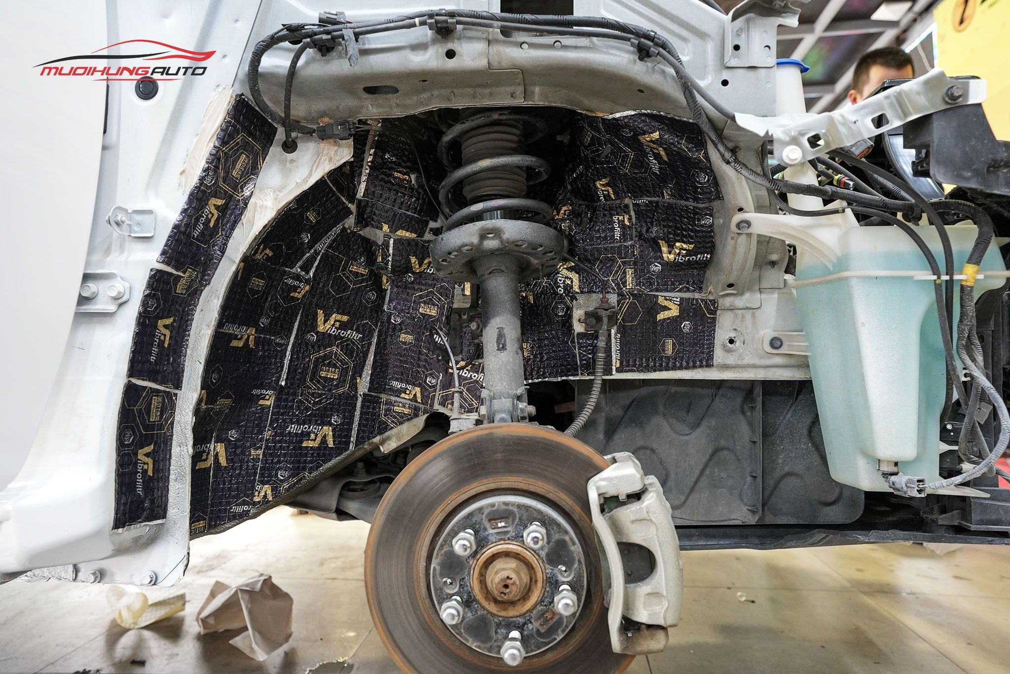 Cách âm chống ồn hốc bánh Kia Rondo 2015