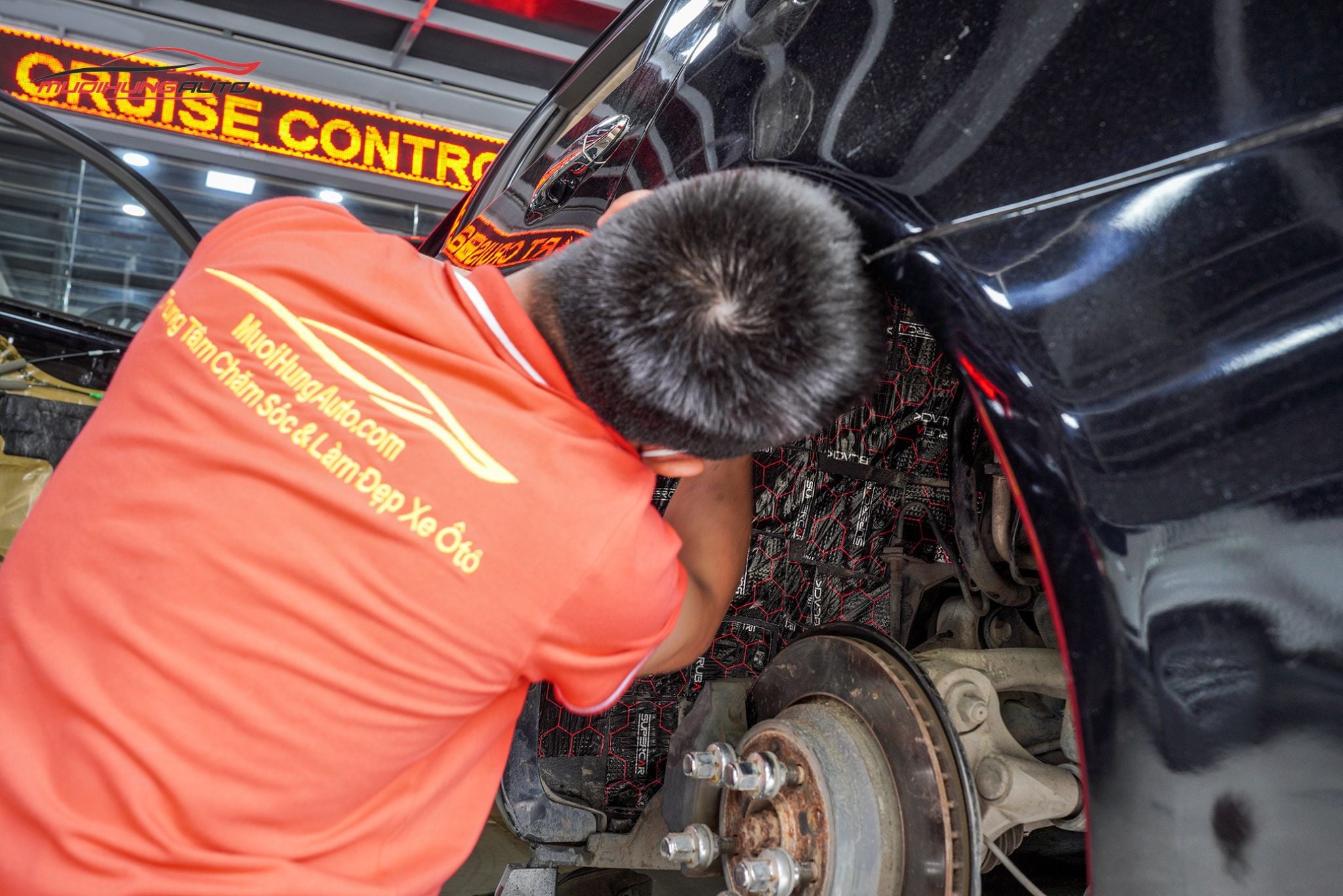 Cách âm chống ồn hốc bánh Lexus LS460L